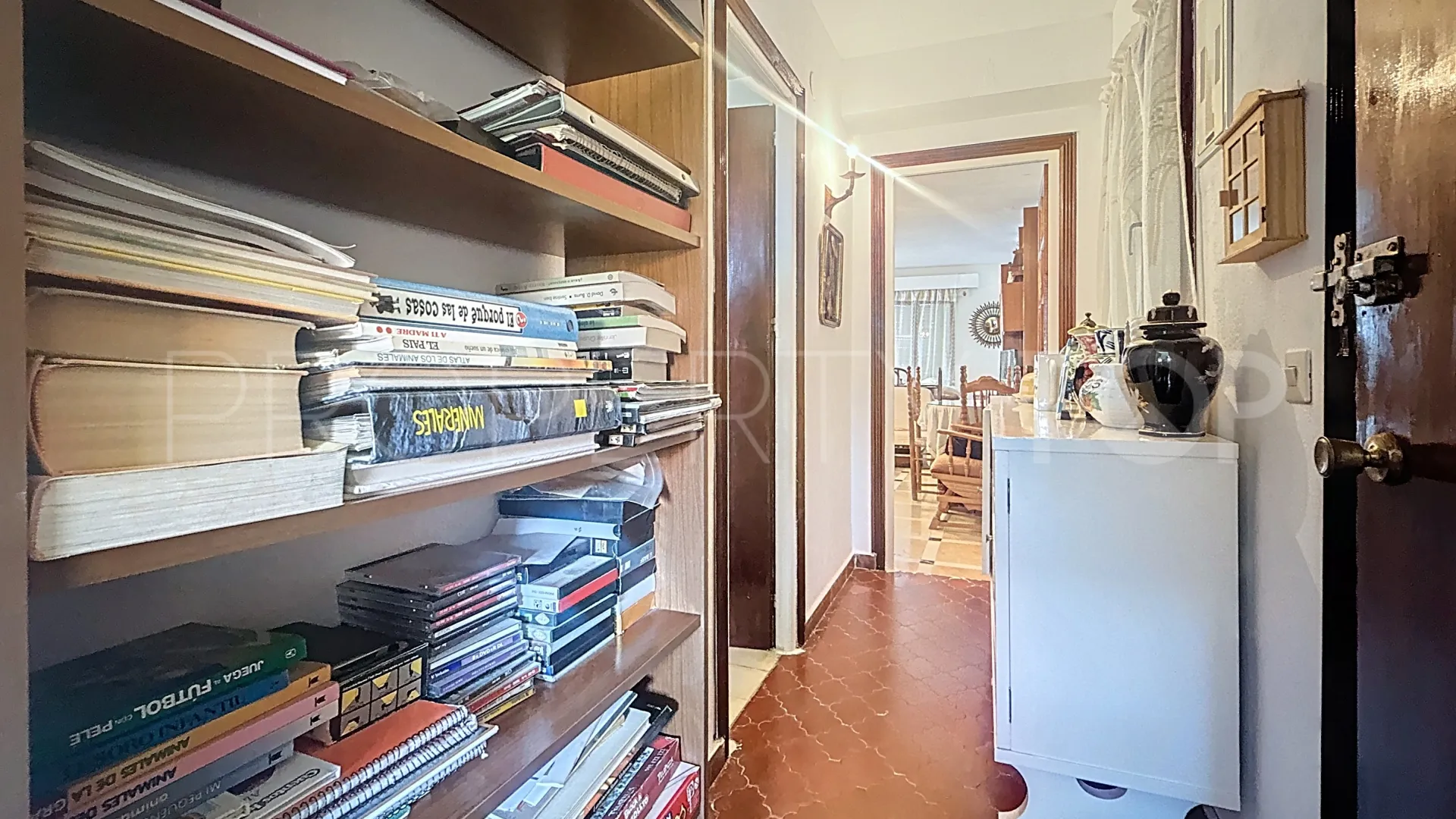 Se vende apartamento en Estepona Puerto con 3 dormitorios