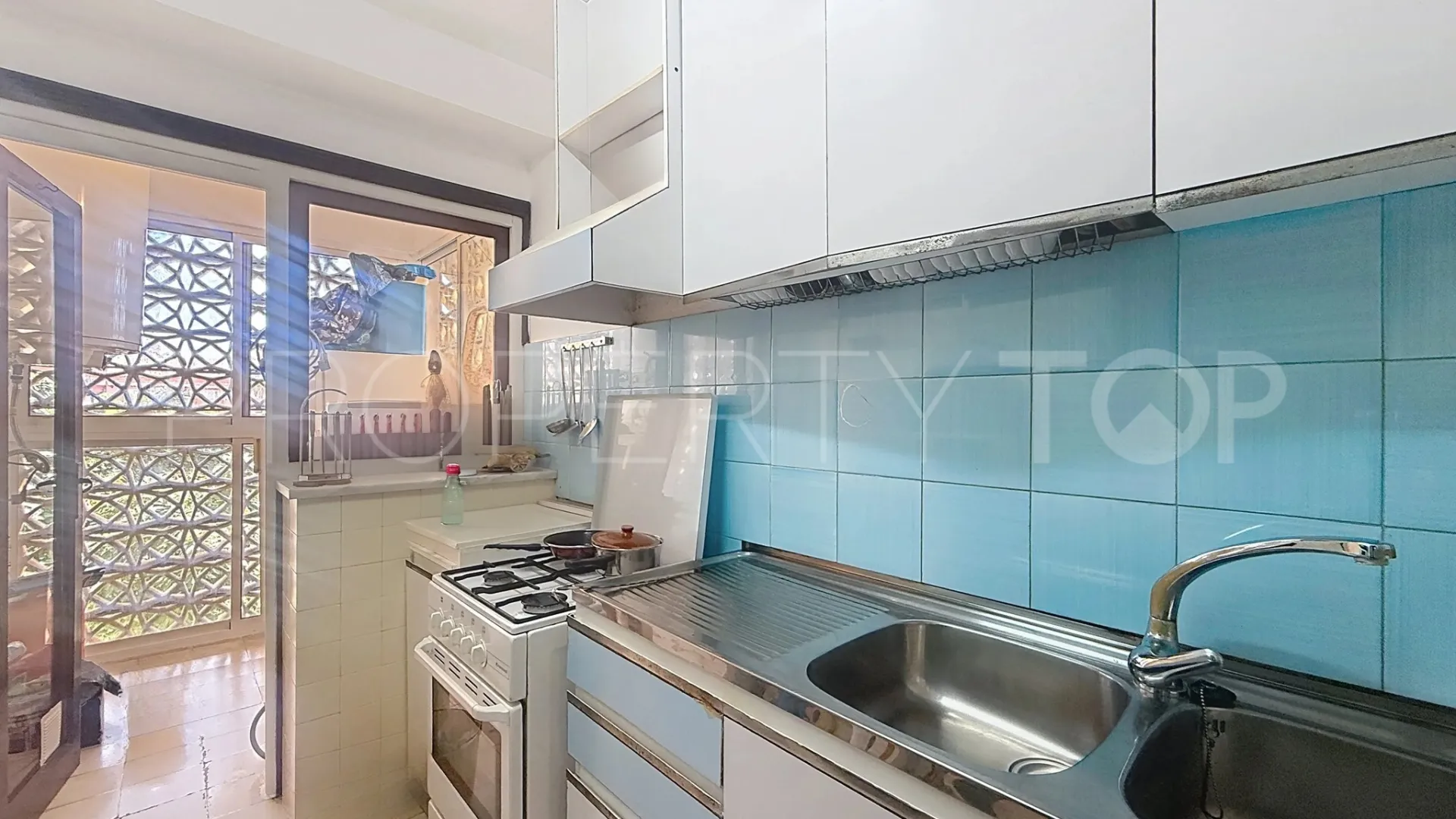 Se vende apartamento en Estepona Puerto con 3 dormitorios