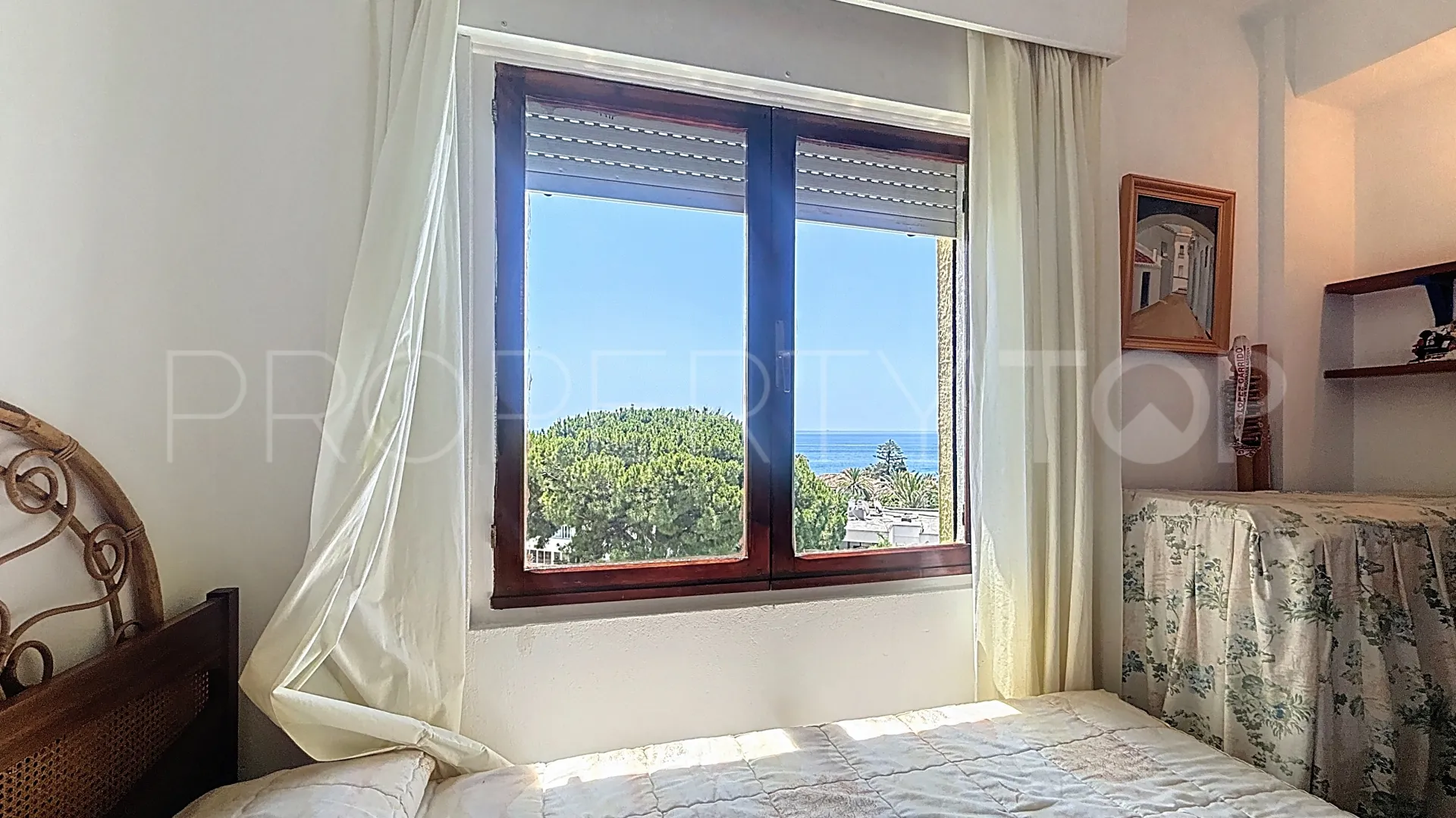 Se vende apartamento en Estepona Puerto con 3 dormitorios