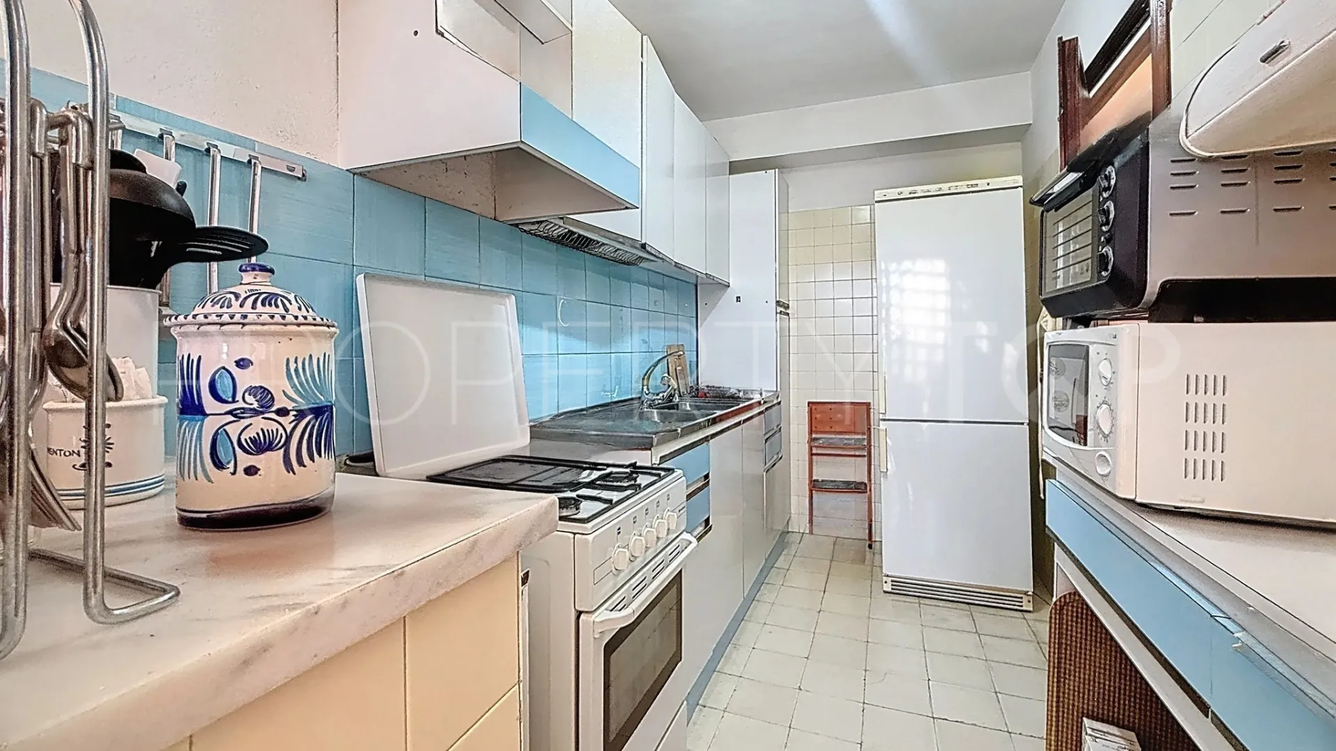 Se vende apartamento en Estepona Puerto con 3 dormitorios