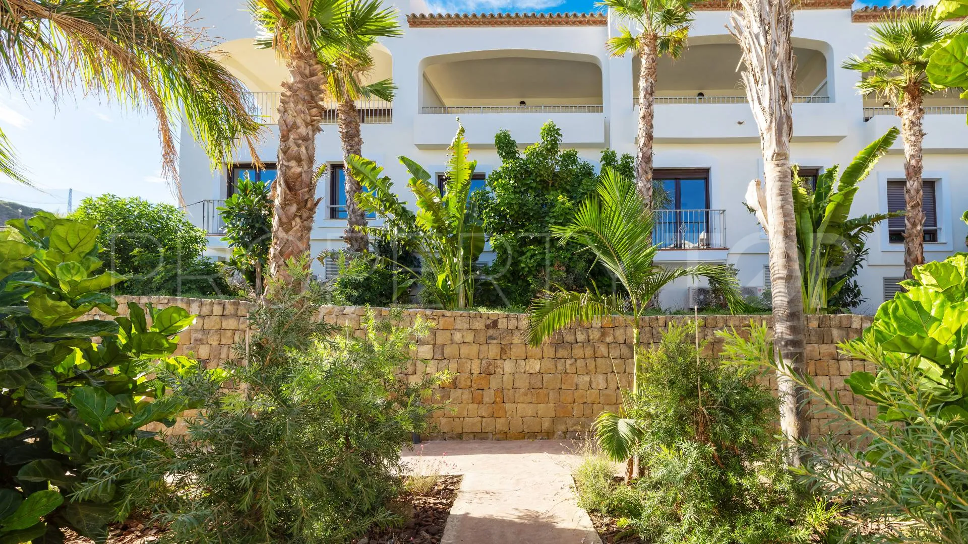 For sale town house with 3 bedrooms in Azata Golf