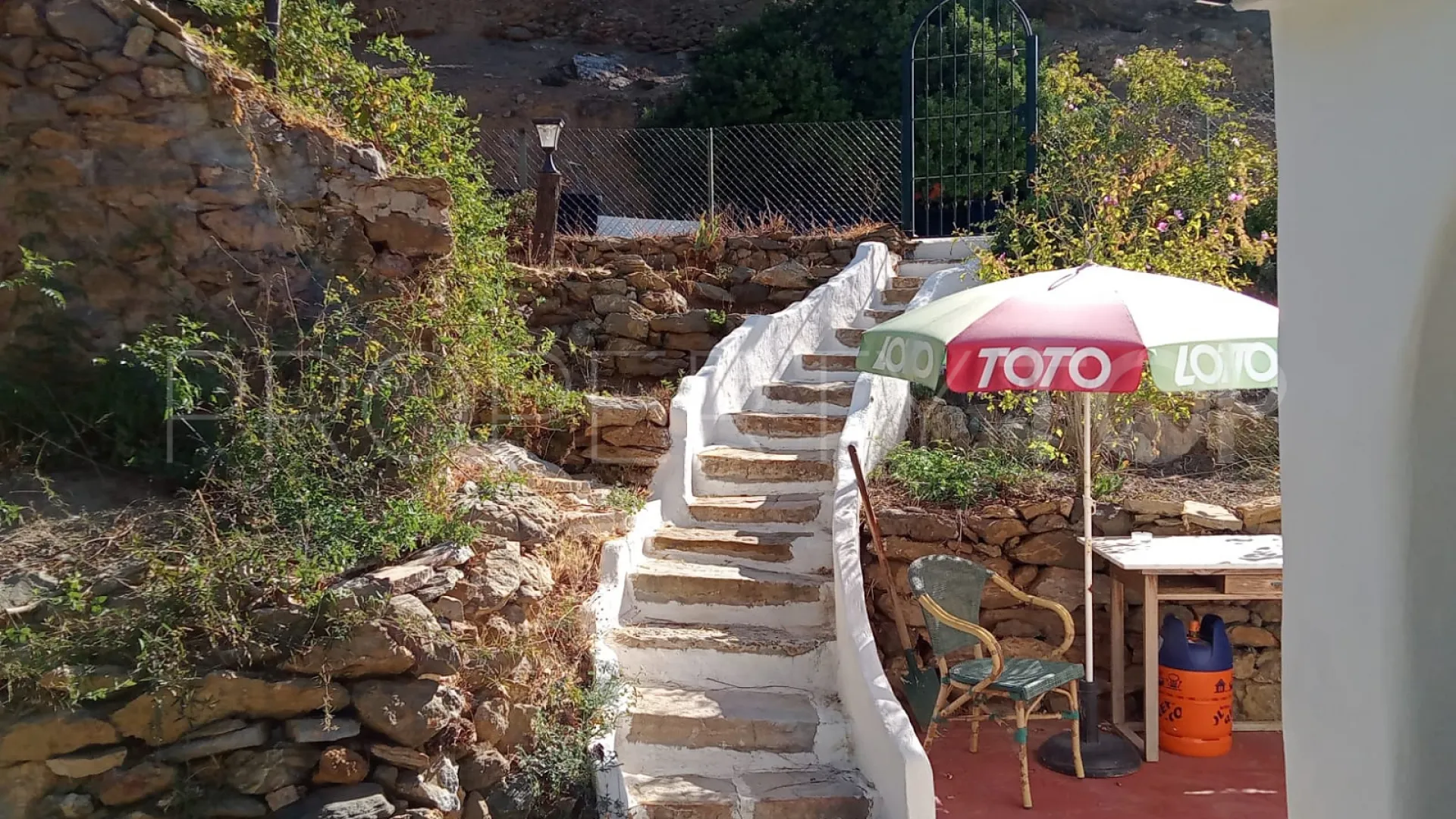 For sale country house with 4 bedrooms in Casares Montaña