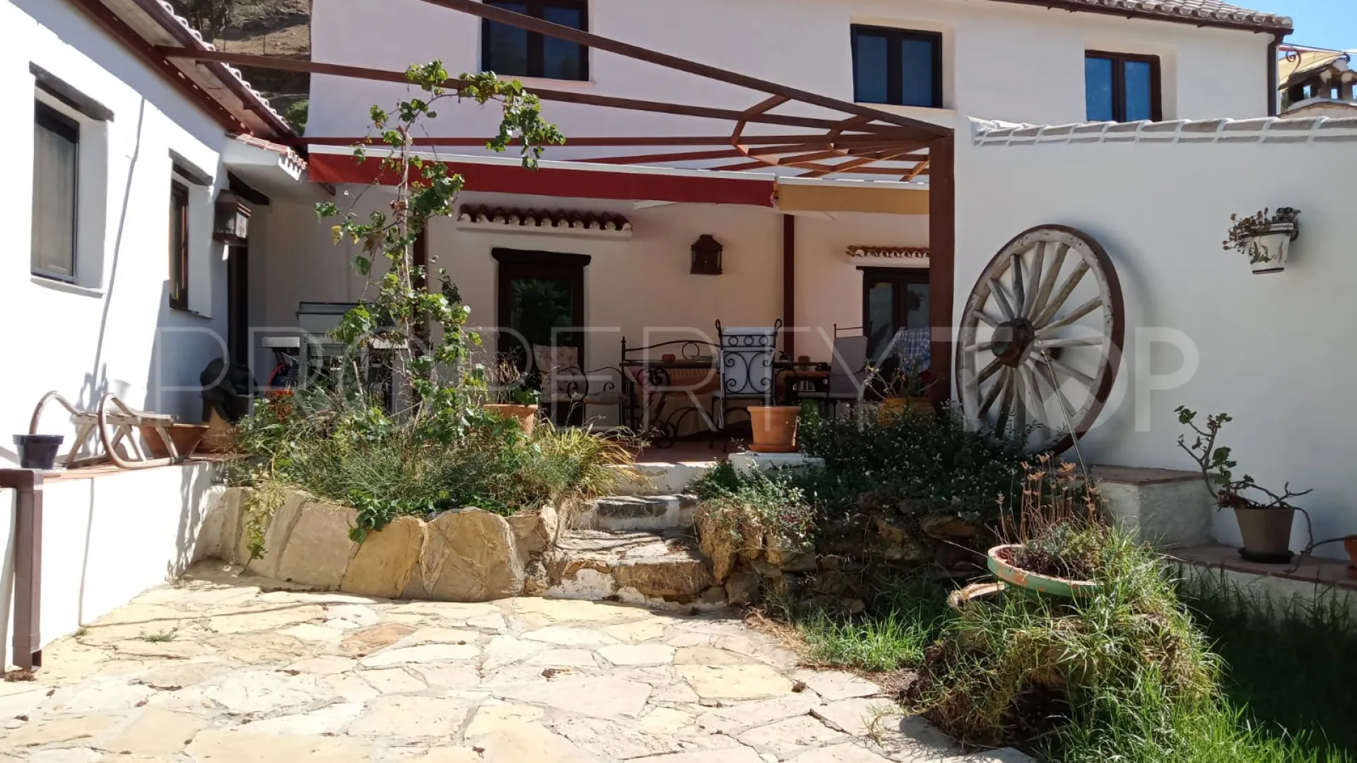 For sale country house with 4 bedrooms in Casares Montaña