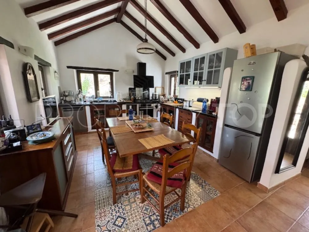For sale country house with 4 bedrooms in Casares Montaña