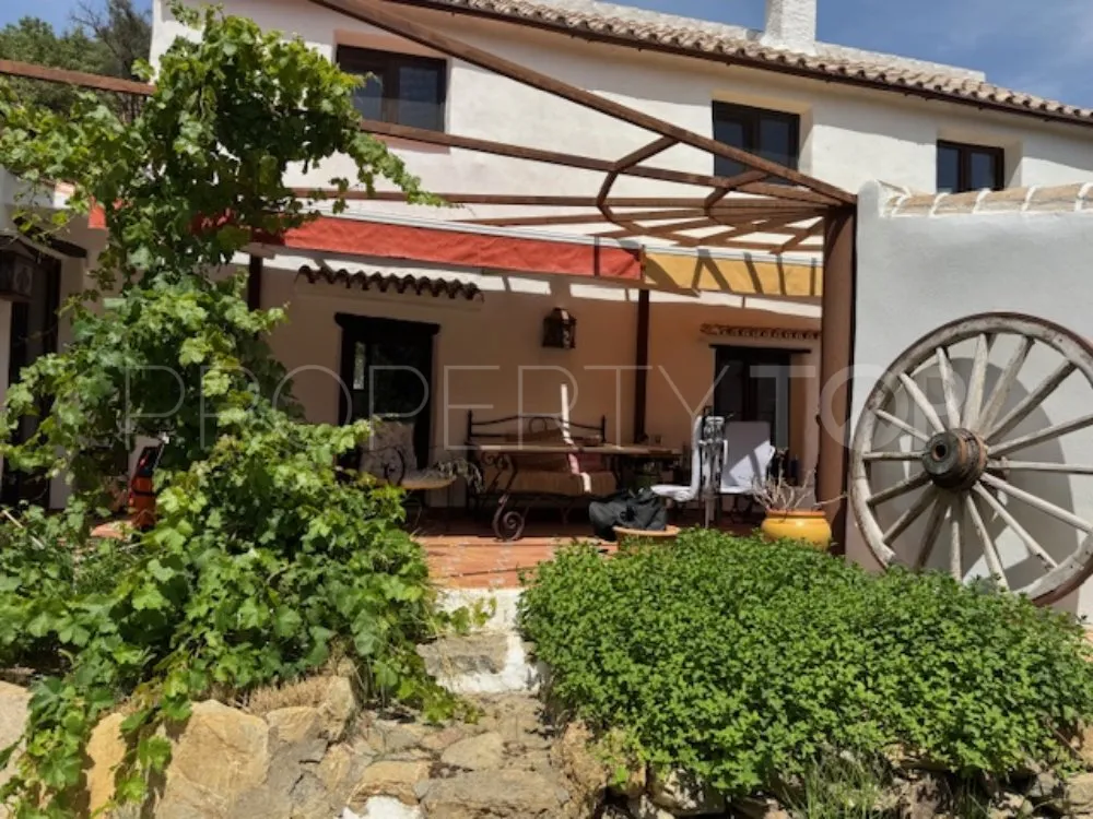 For sale country house with 4 bedrooms in Casares Montaña