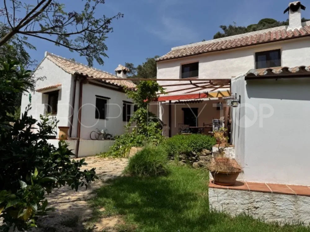 For sale country house with 4 bedrooms in Casares Montaña