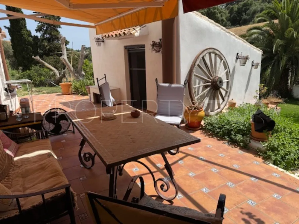 For sale country house with 4 bedrooms in Casares Montaña