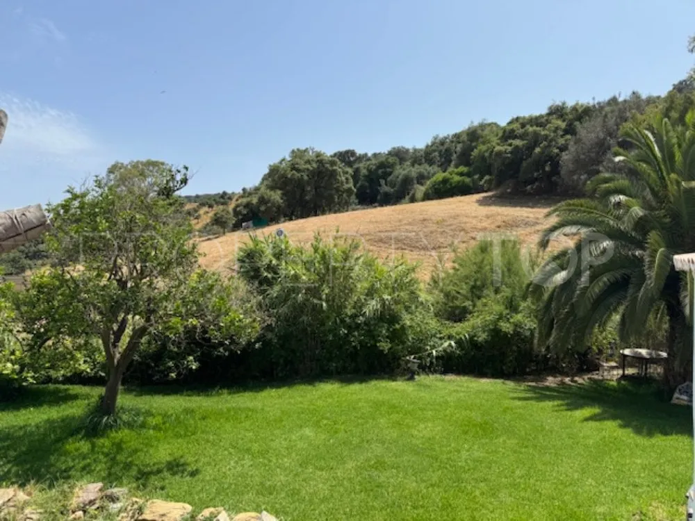 For sale country house with 4 bedrooms in Casares Montaña