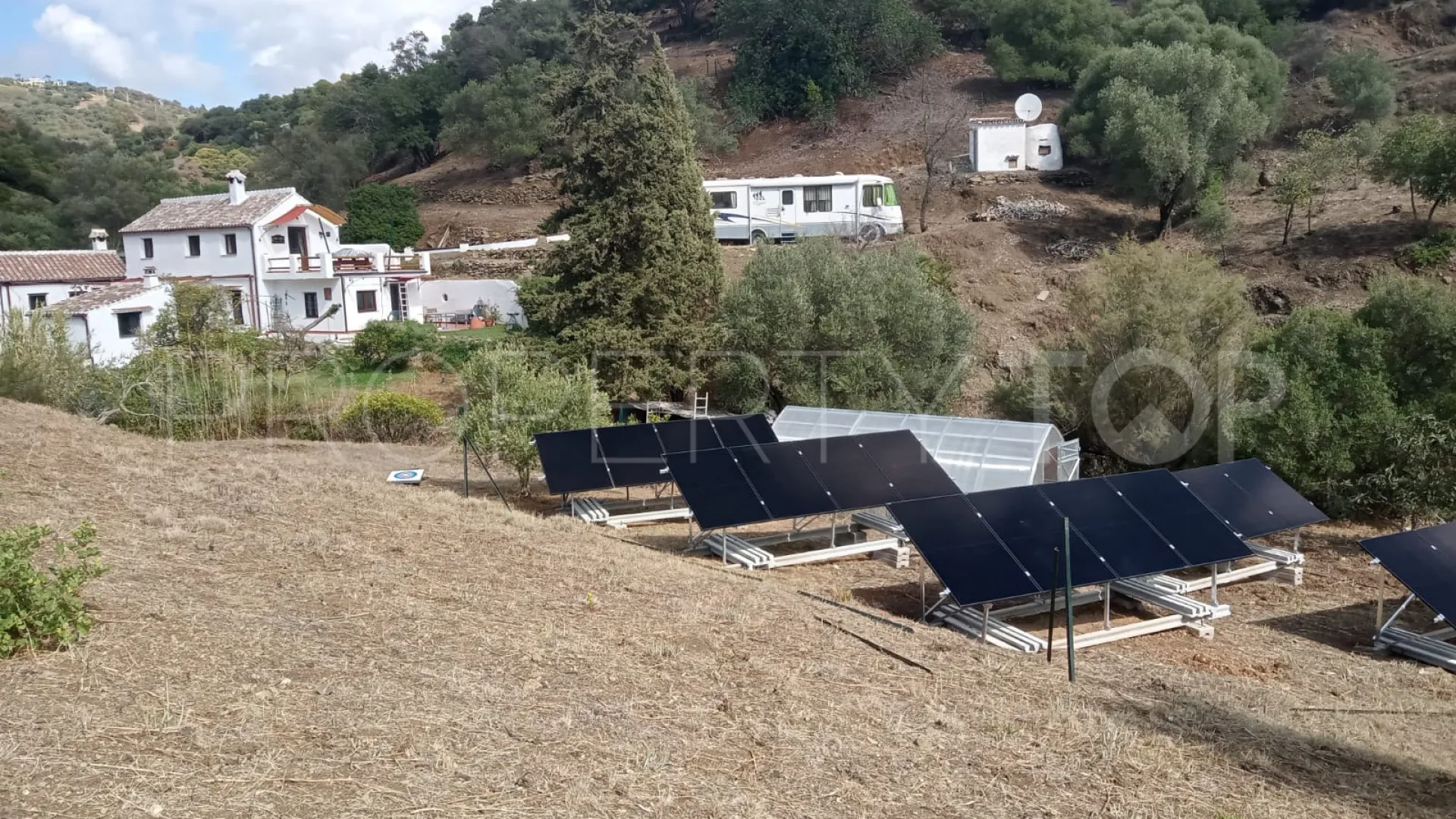 For sale country house with 4 bedrooms in Casares Montaña