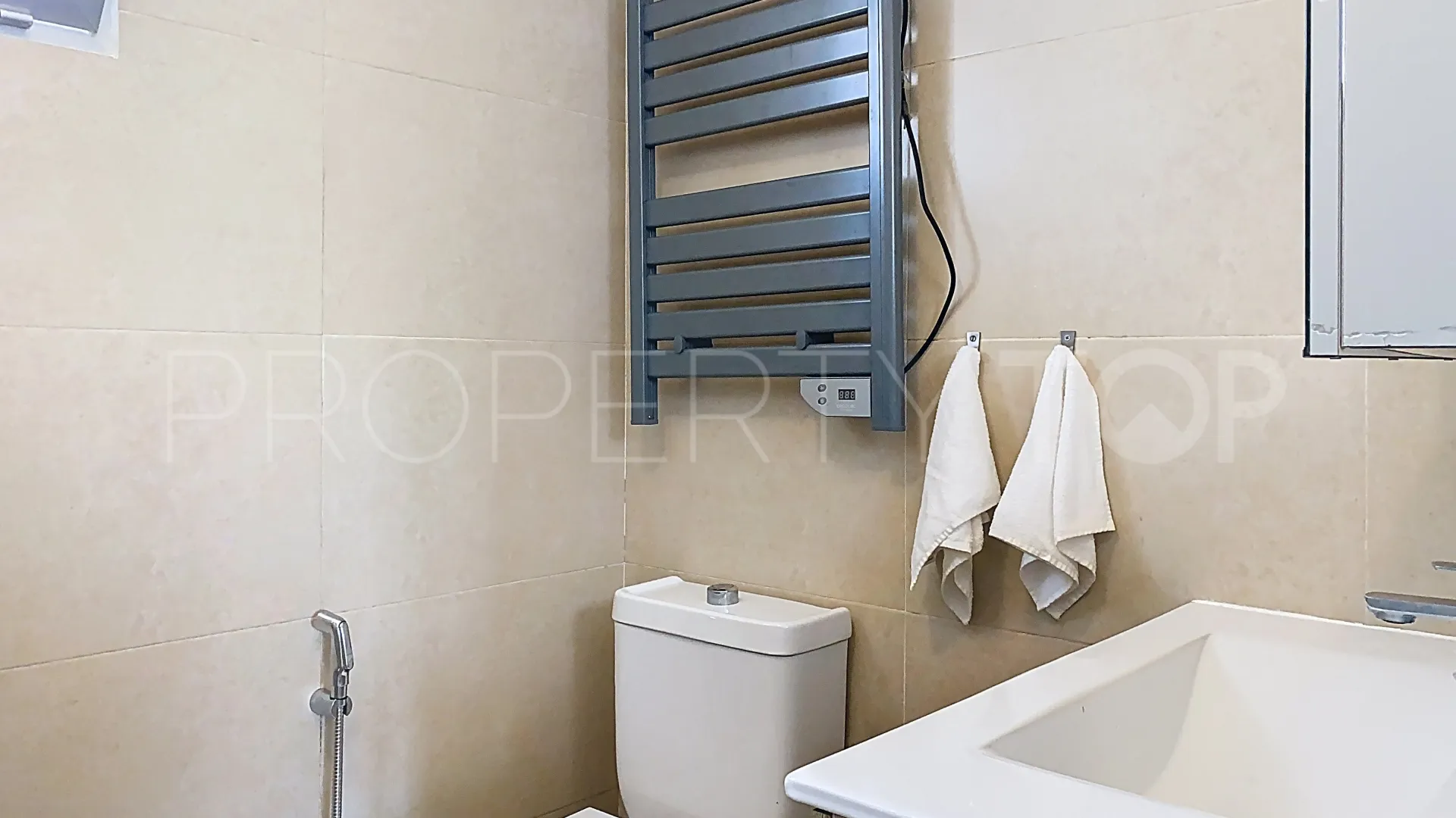 Se vende pareado en Puerto Romano de 3 dormitorios