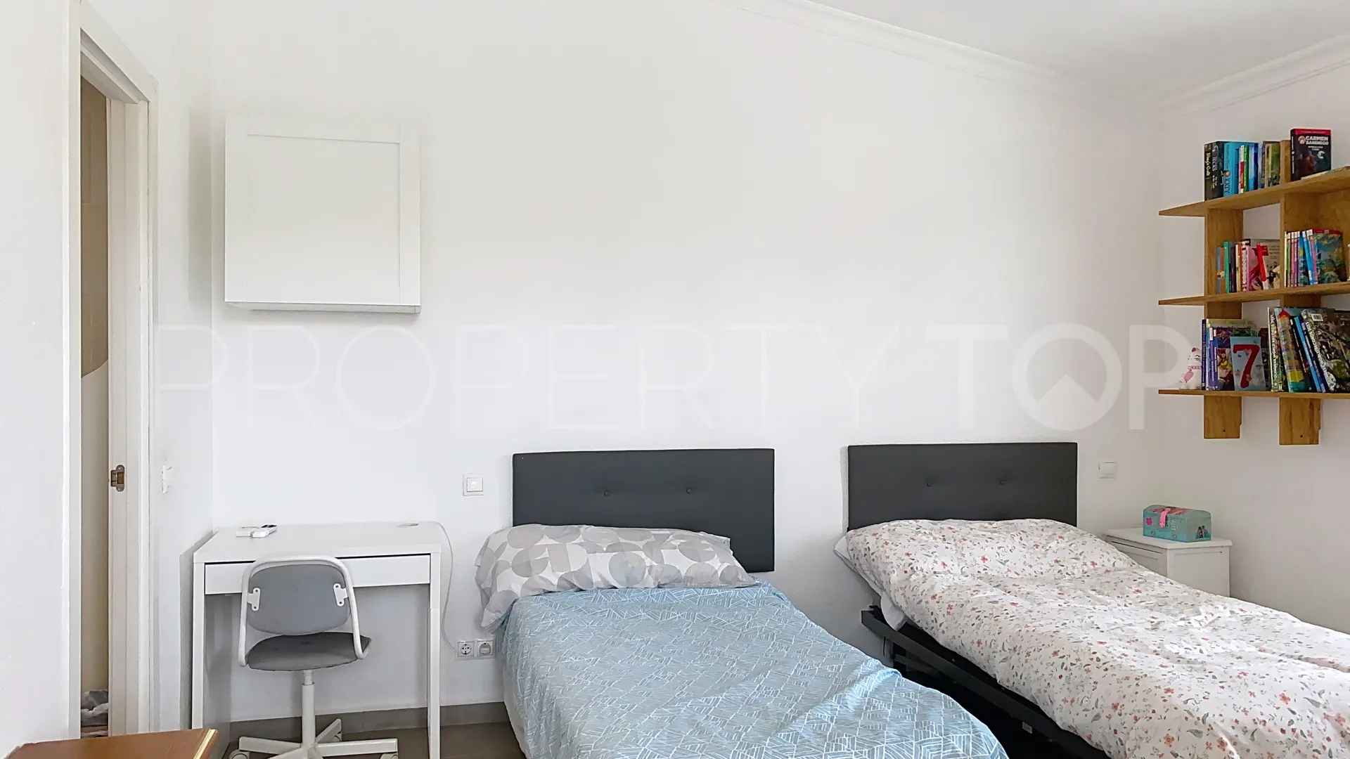 Se vende pareado en Puerto Romano de 3 dormitorios