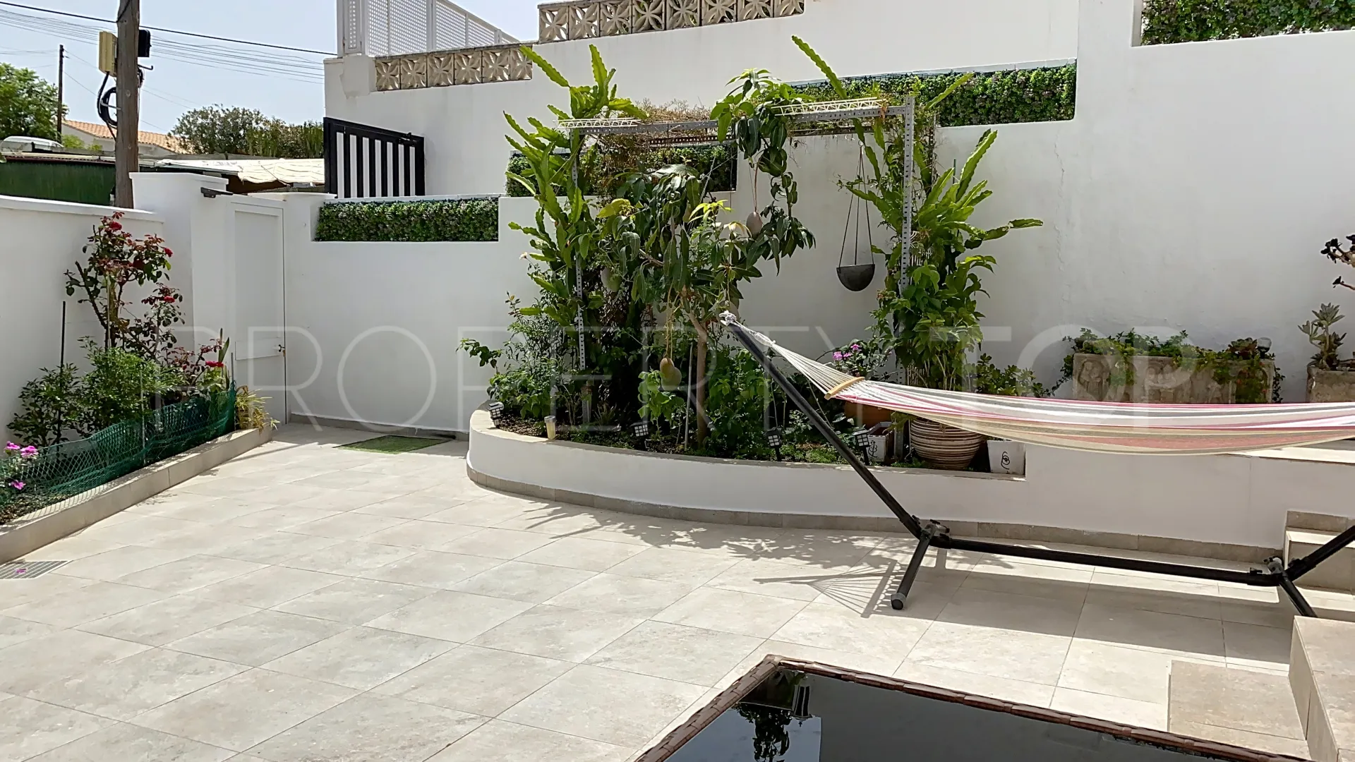 Se vende pareado en Puerto Romano de 3 dormitorios