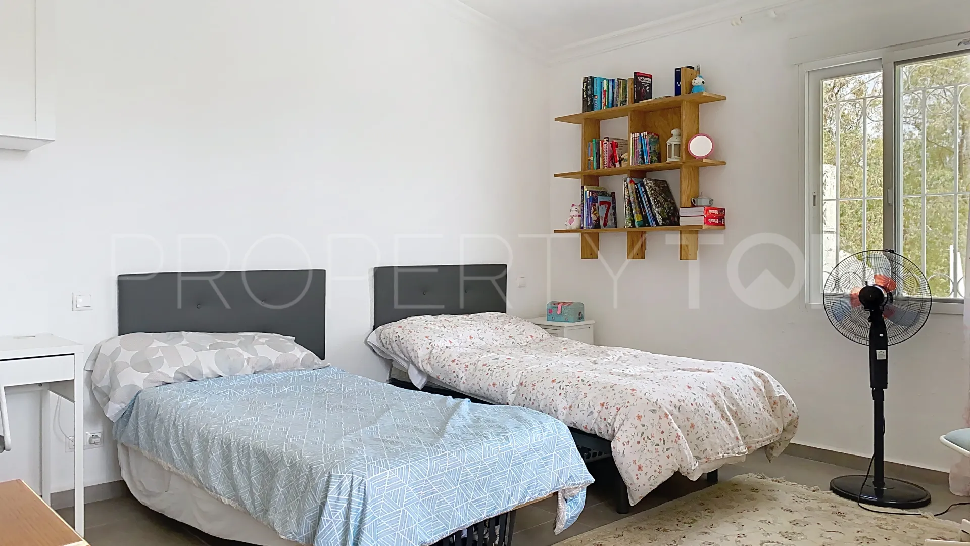 Se vende pareado en Puerto Romano de 3 dormitorios