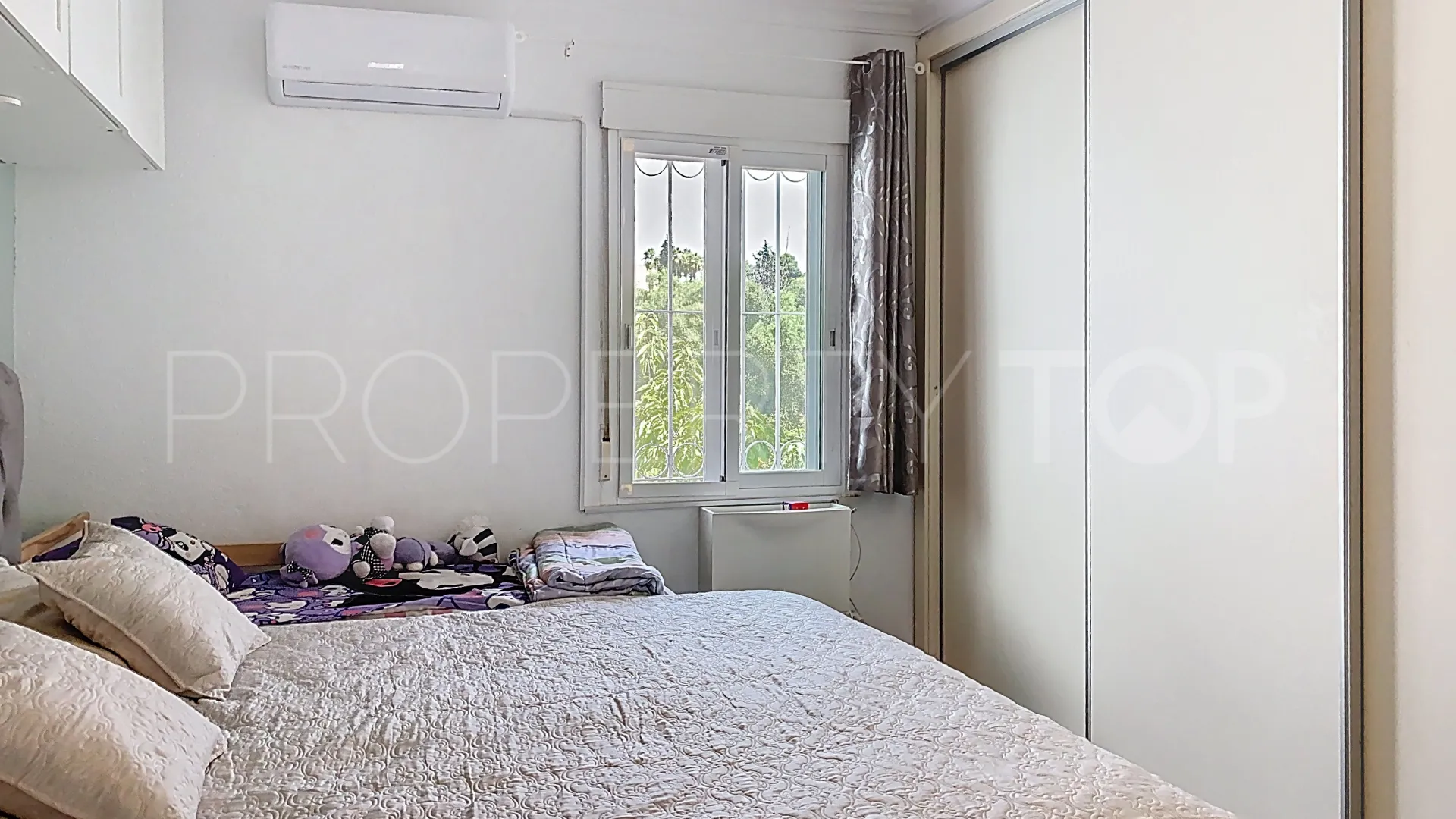 Se vende pareado en Puerto Romano de 3 dormitorios