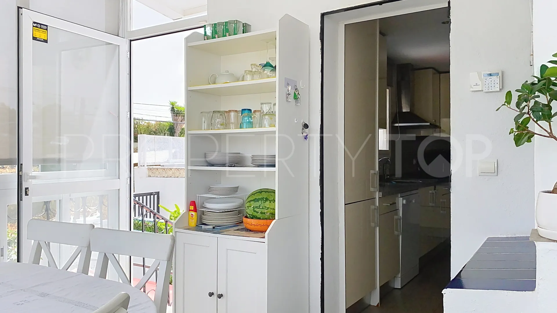 Se vende pareado en Puerto Romano de 3 dormitorios