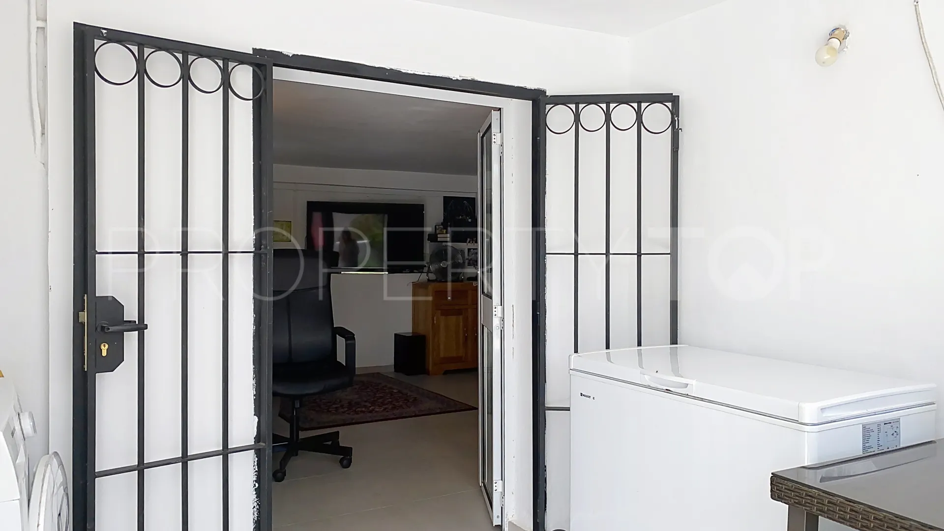 Se vende pareado en Puerto Romano de 3 dormitorios