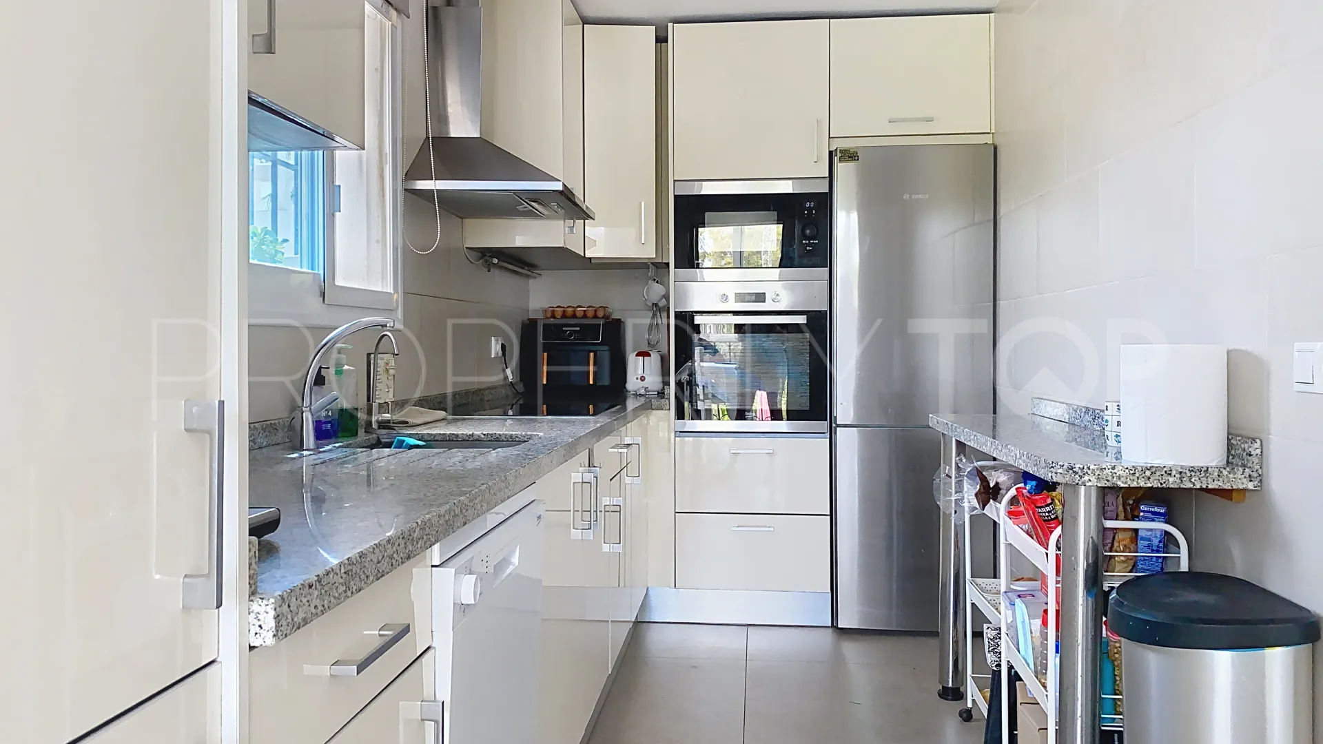 Se vende pareado en Puerto Romano de 3 dormitorios