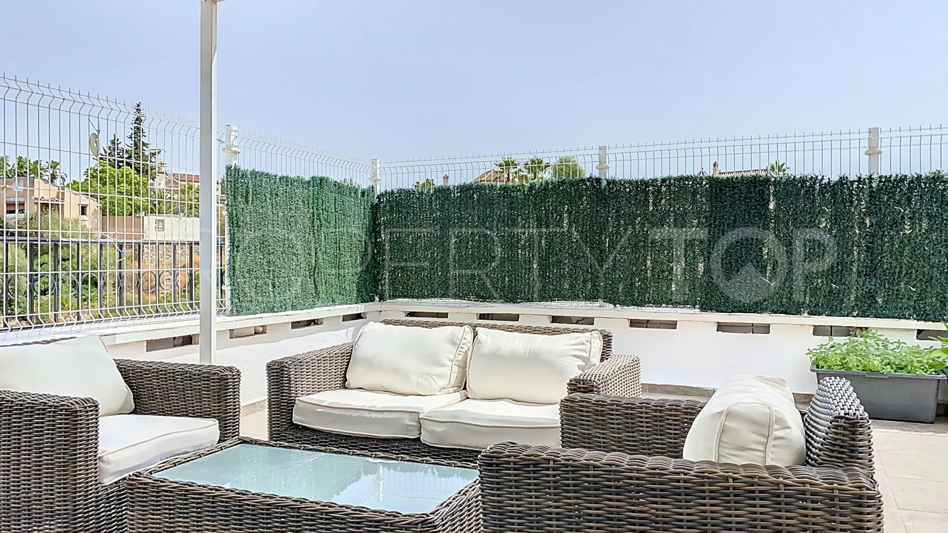 Se vende pareado en Puerto Romano de 3 dormitorios