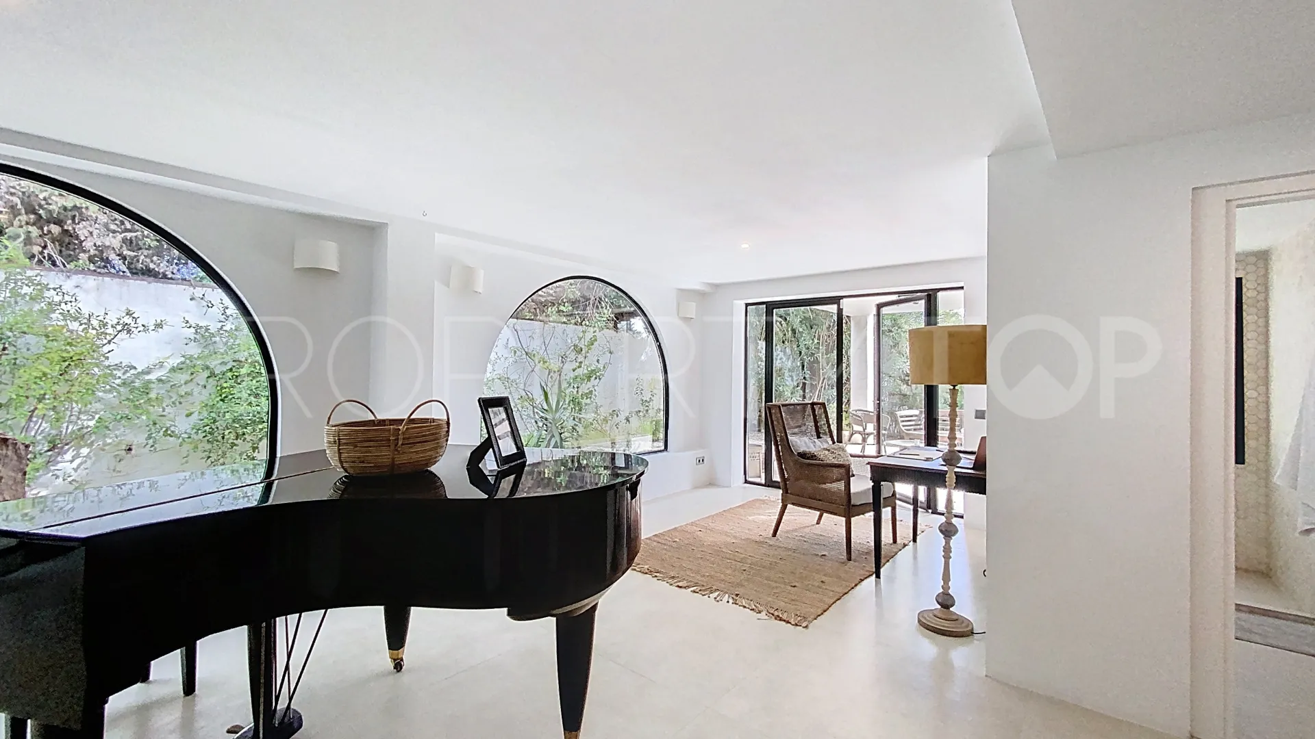 For sale 4 bedrooms villa in Atalaya