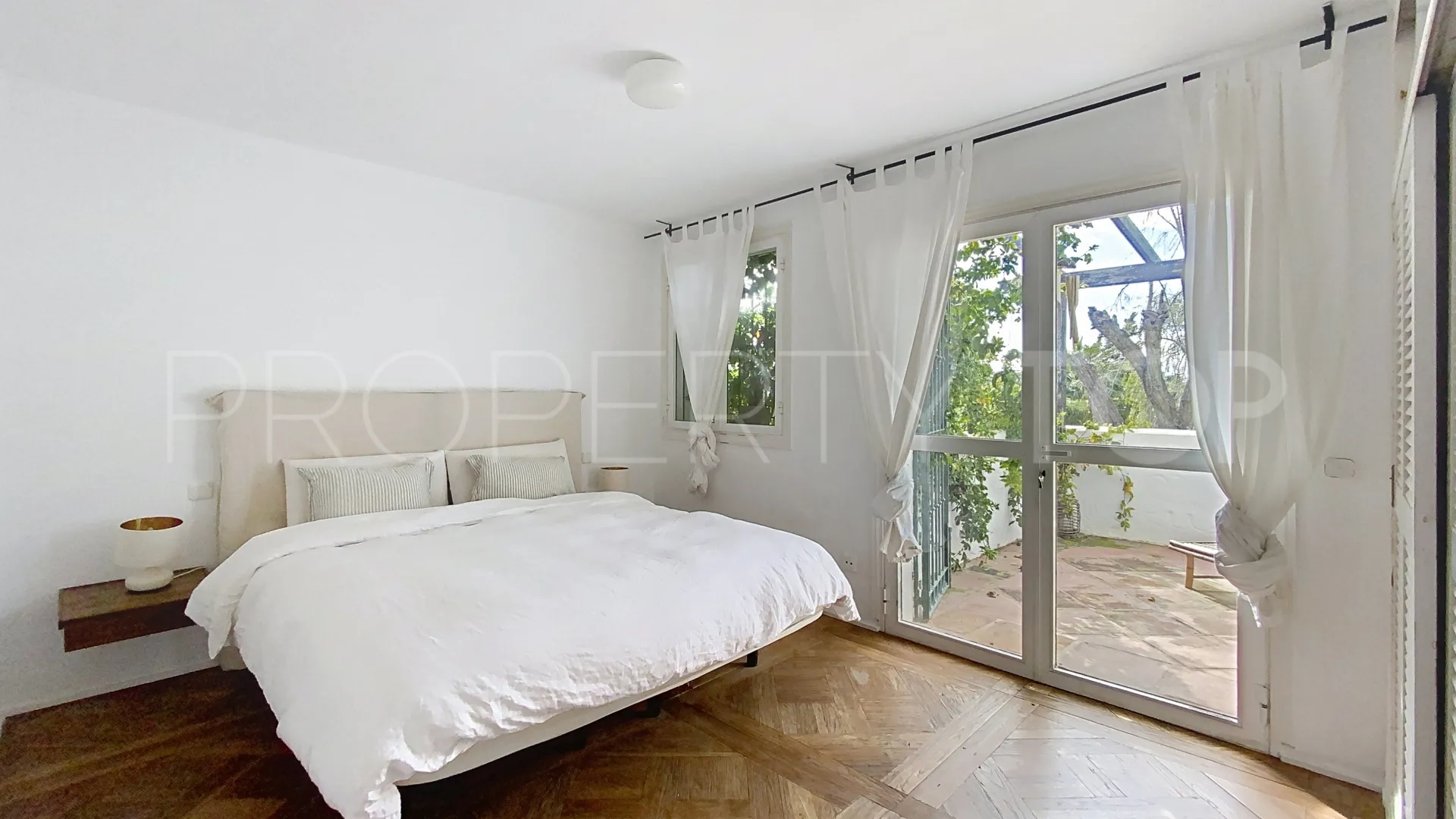 For sale 4 bedrooms villa in Atalaya