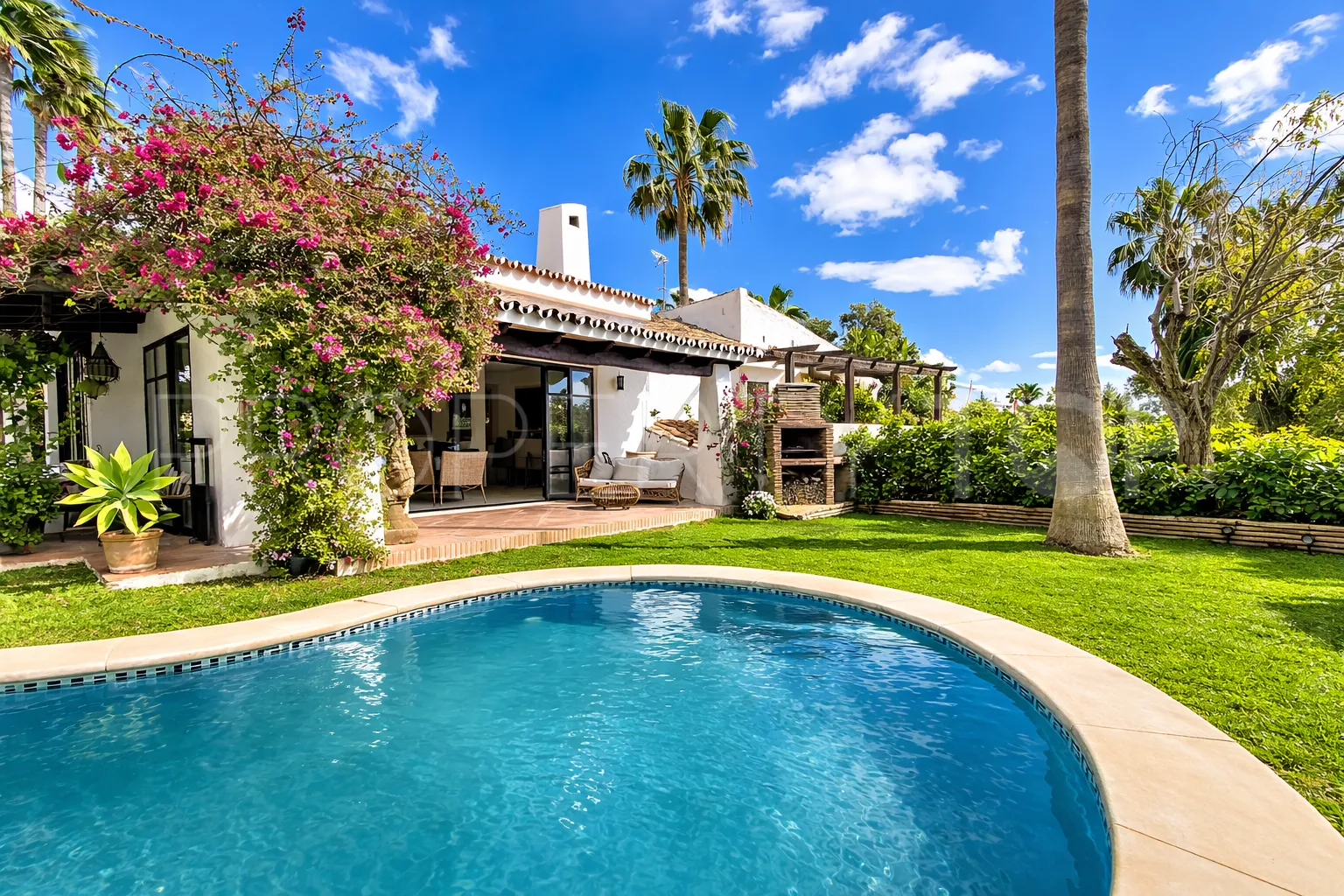 For sale 4 bedrooms villa in Atalaya