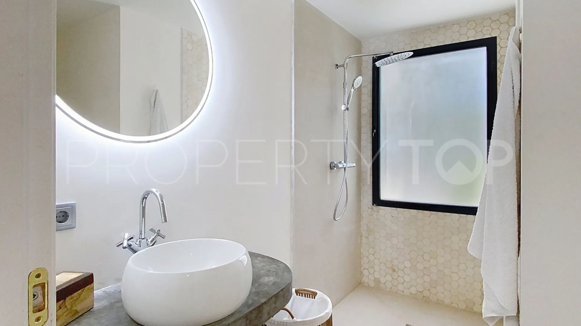 For sale 4 bedrooms villa in Atalaya