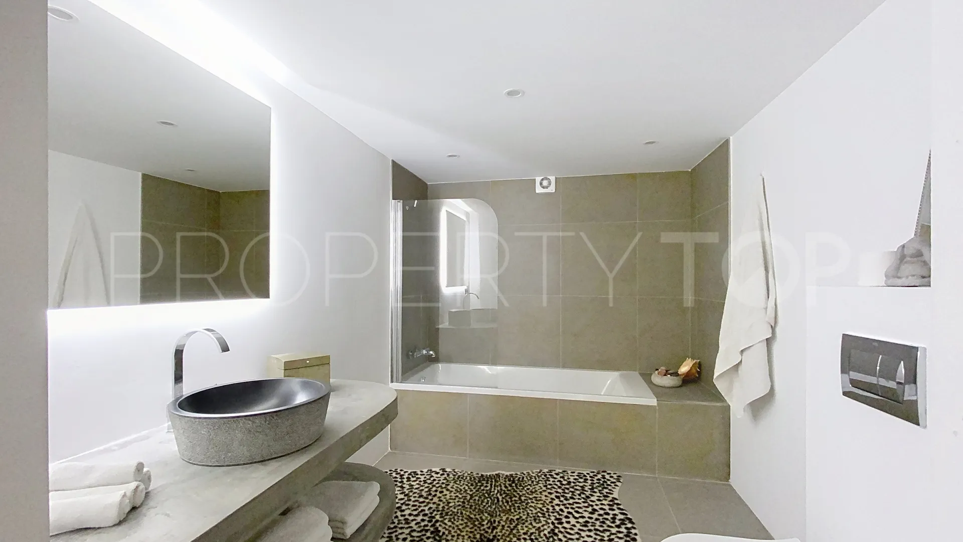 For sale 4 bedrooms villa in Atalaya
