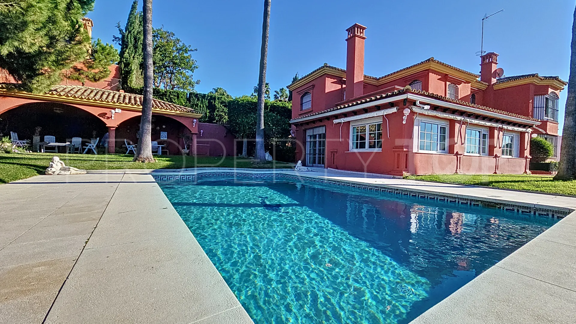 Se vende villa con 6 dormitorios en Seghers