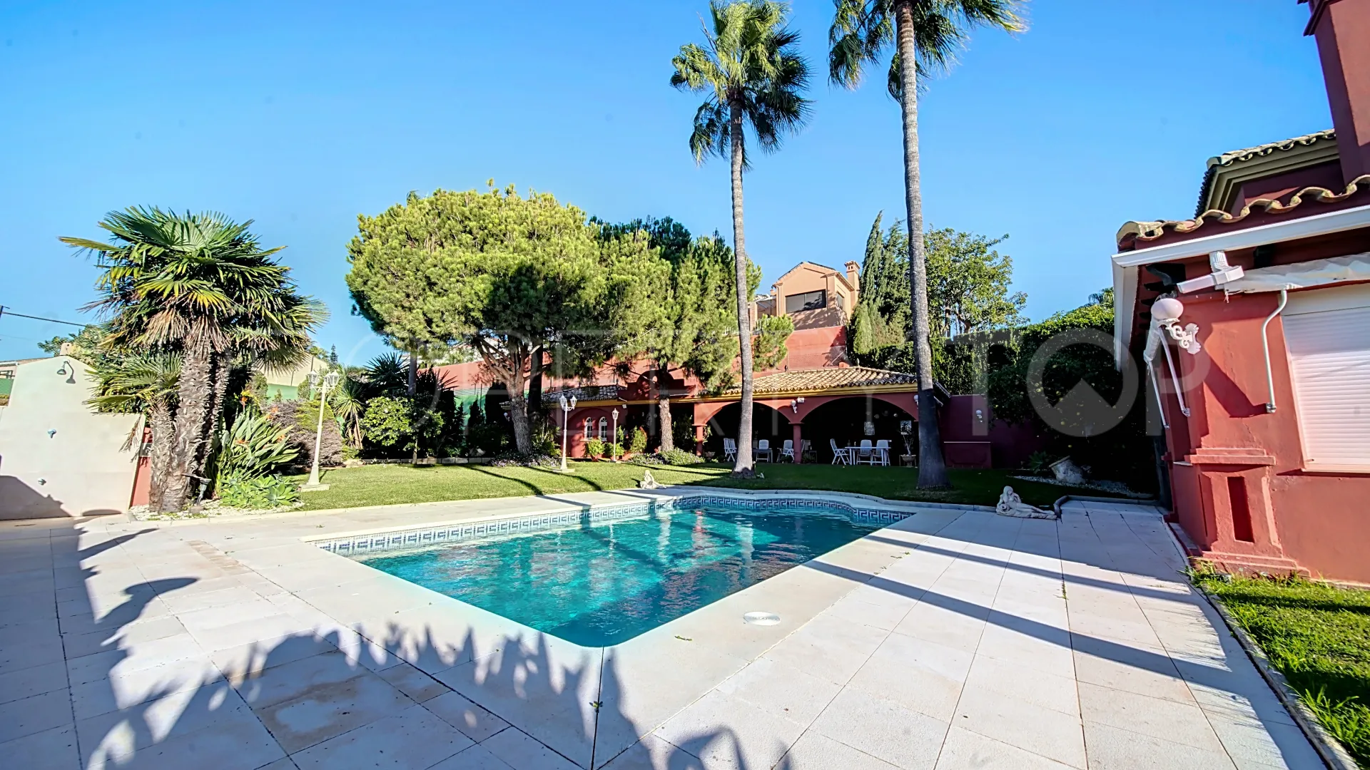 Se vende villa con 6 dormitorios en Seghers