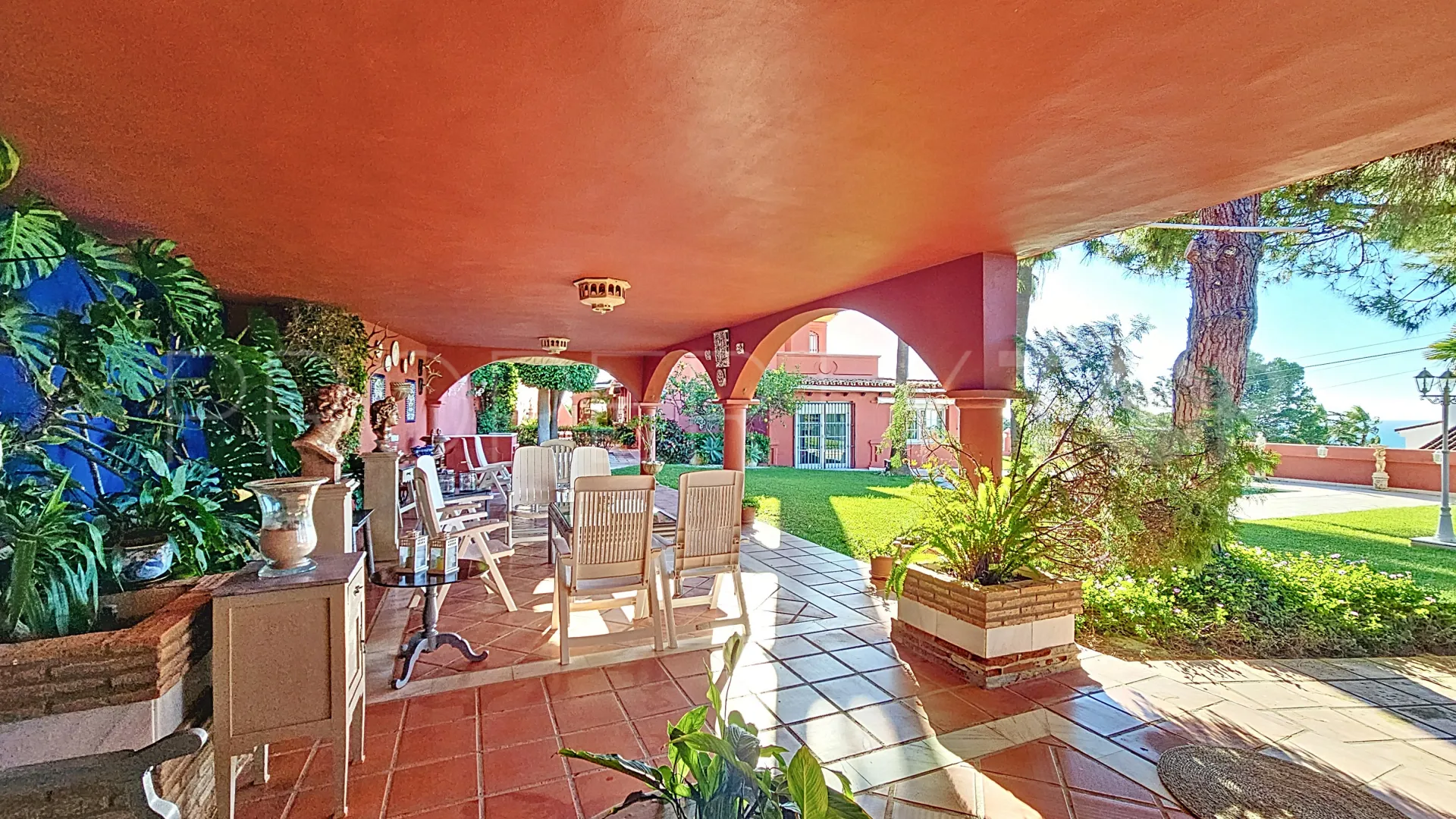 Se vende villa con 6 dormitorios en Seghers
