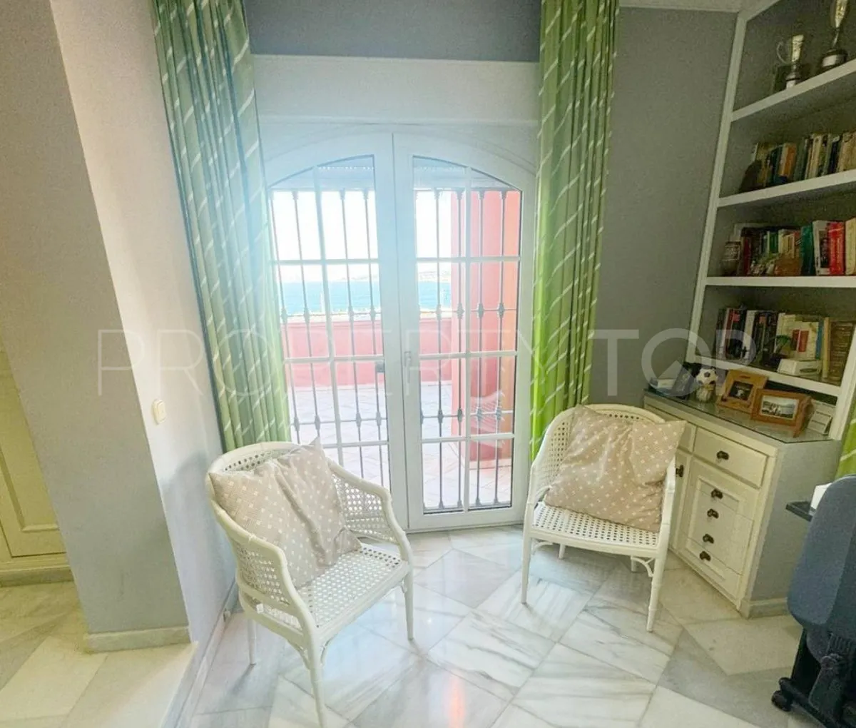 Se vende villa con 6 dormitorios en Seghers