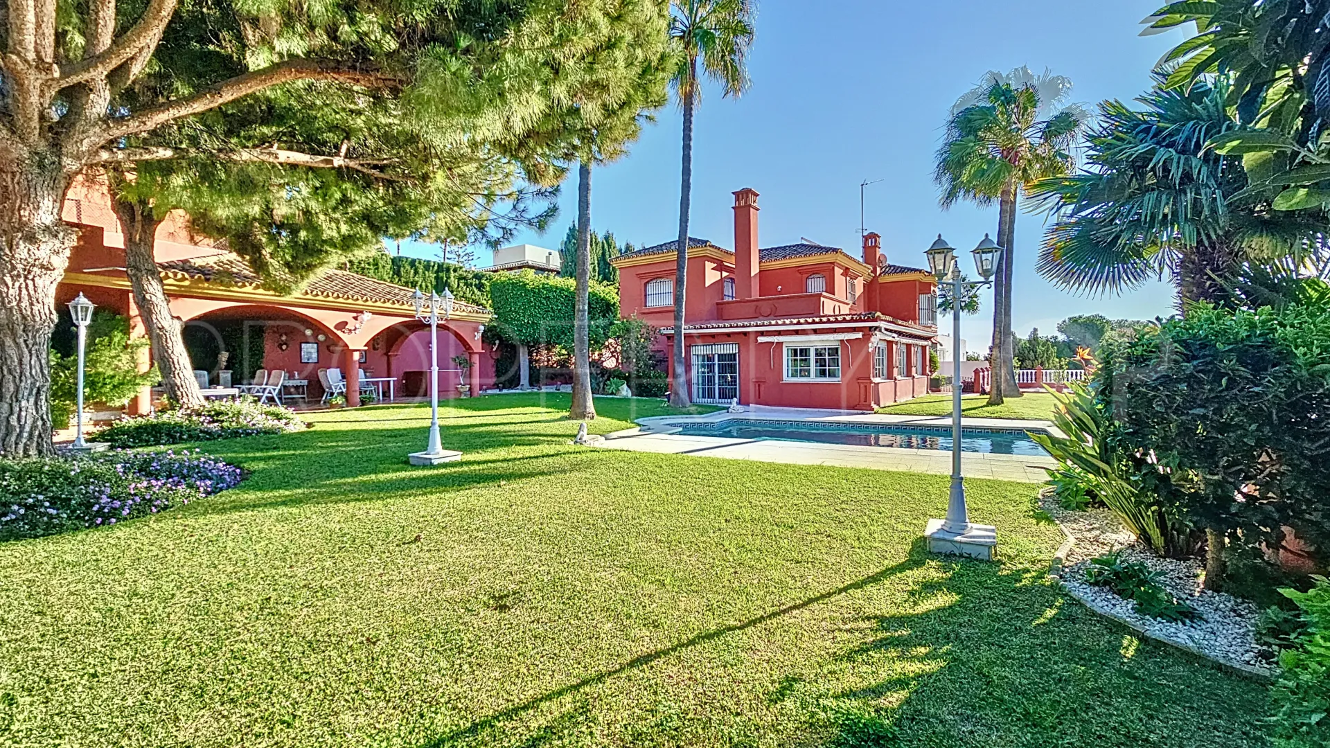Se vende villa con 6 dormitorios en Seghers