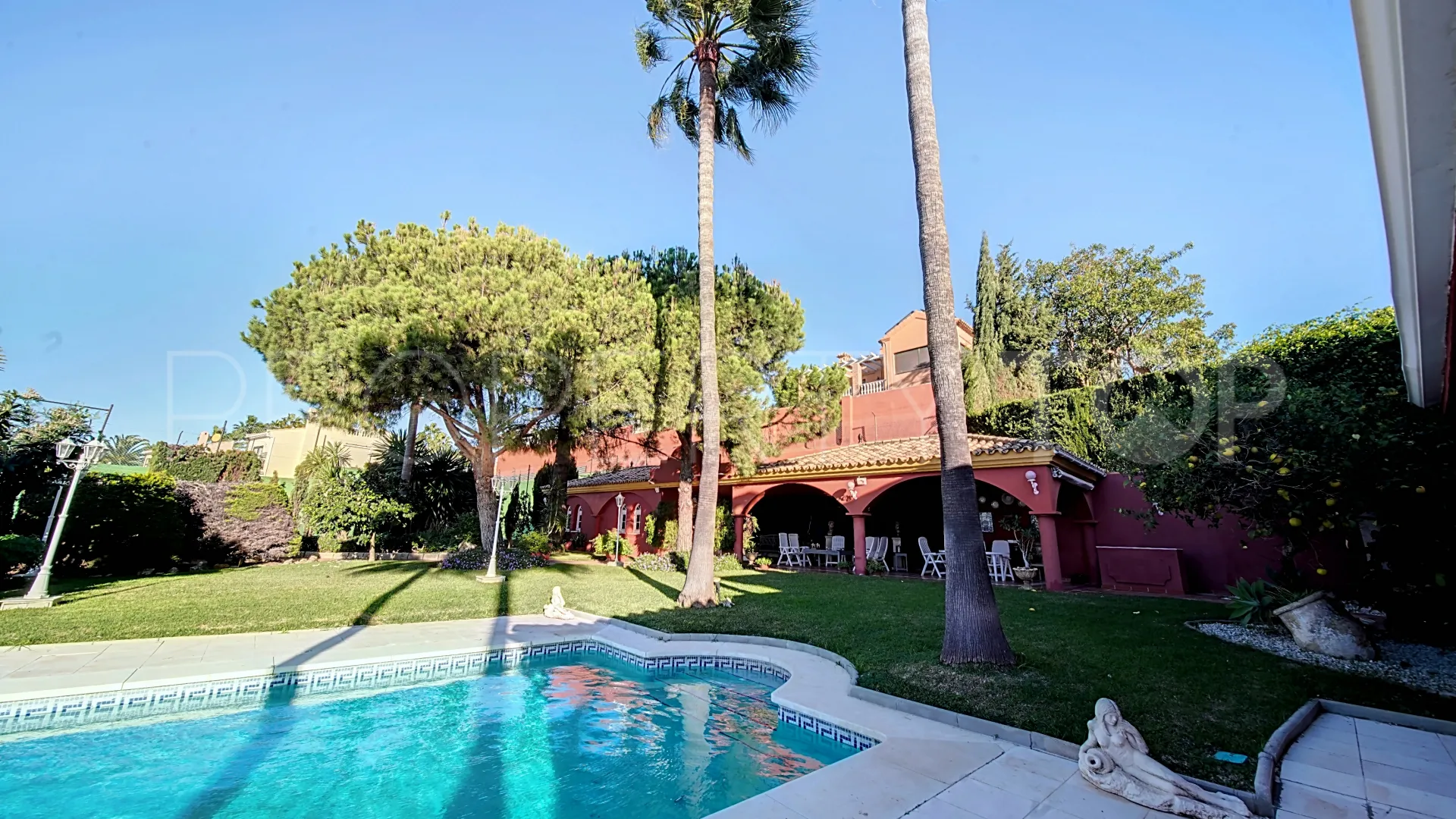 Se vende villa con 6 dormitorios en Seghers