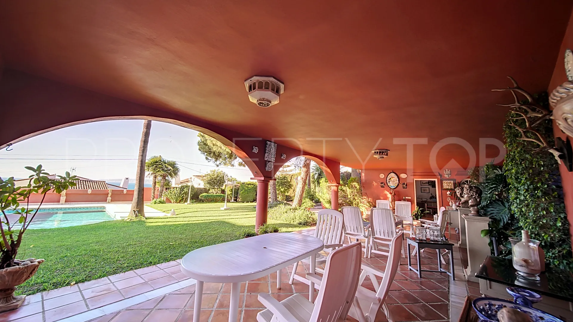 Se vende villa con 6 dormitorios en Seghers