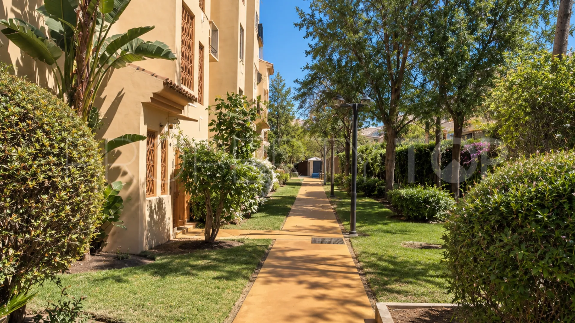 Duplex penthouse for sale in Selwo with 3 bedrooms