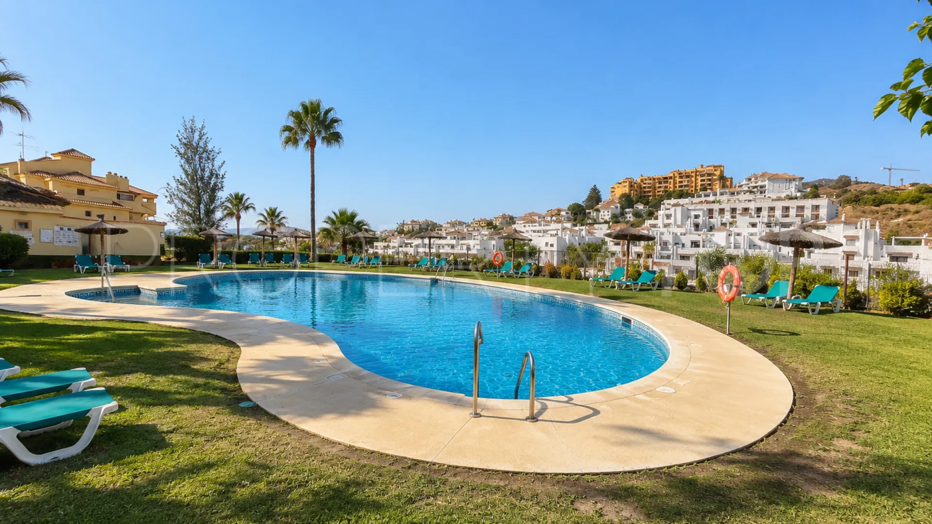 Duplex penthouse for sale in Selwo with 3 bedrooms