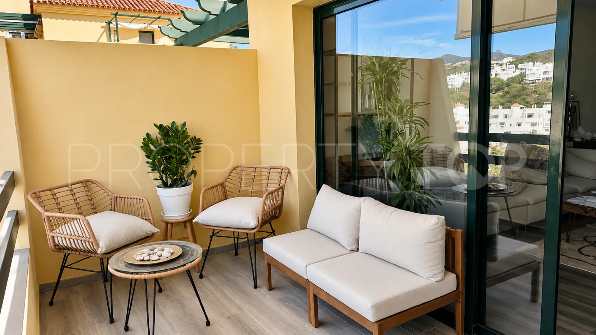 Duplex penthouse for sale in Selwo with 3 bedrooms