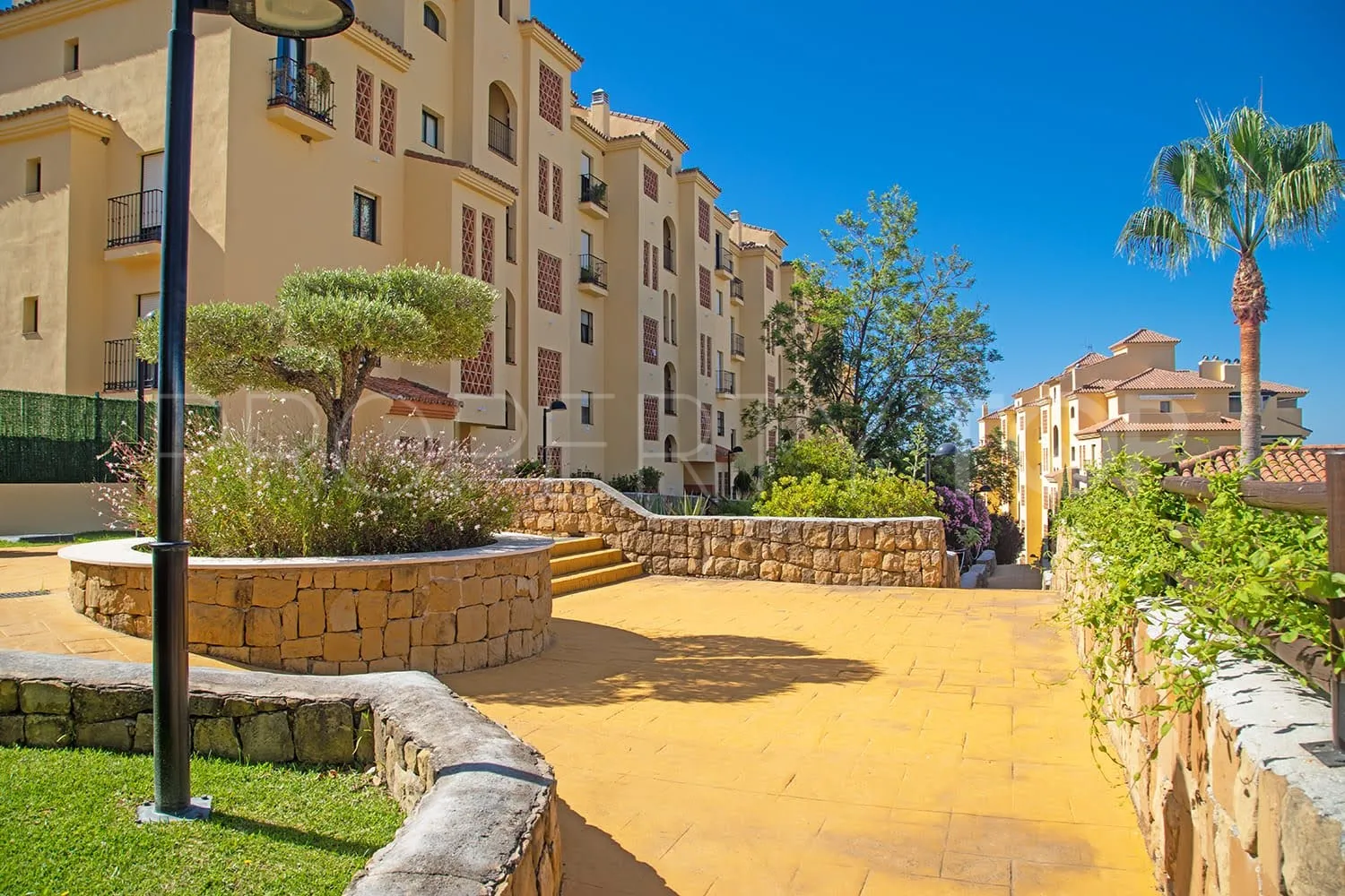 Duplex penthouse for sale in Selwo with 3 bedrooms