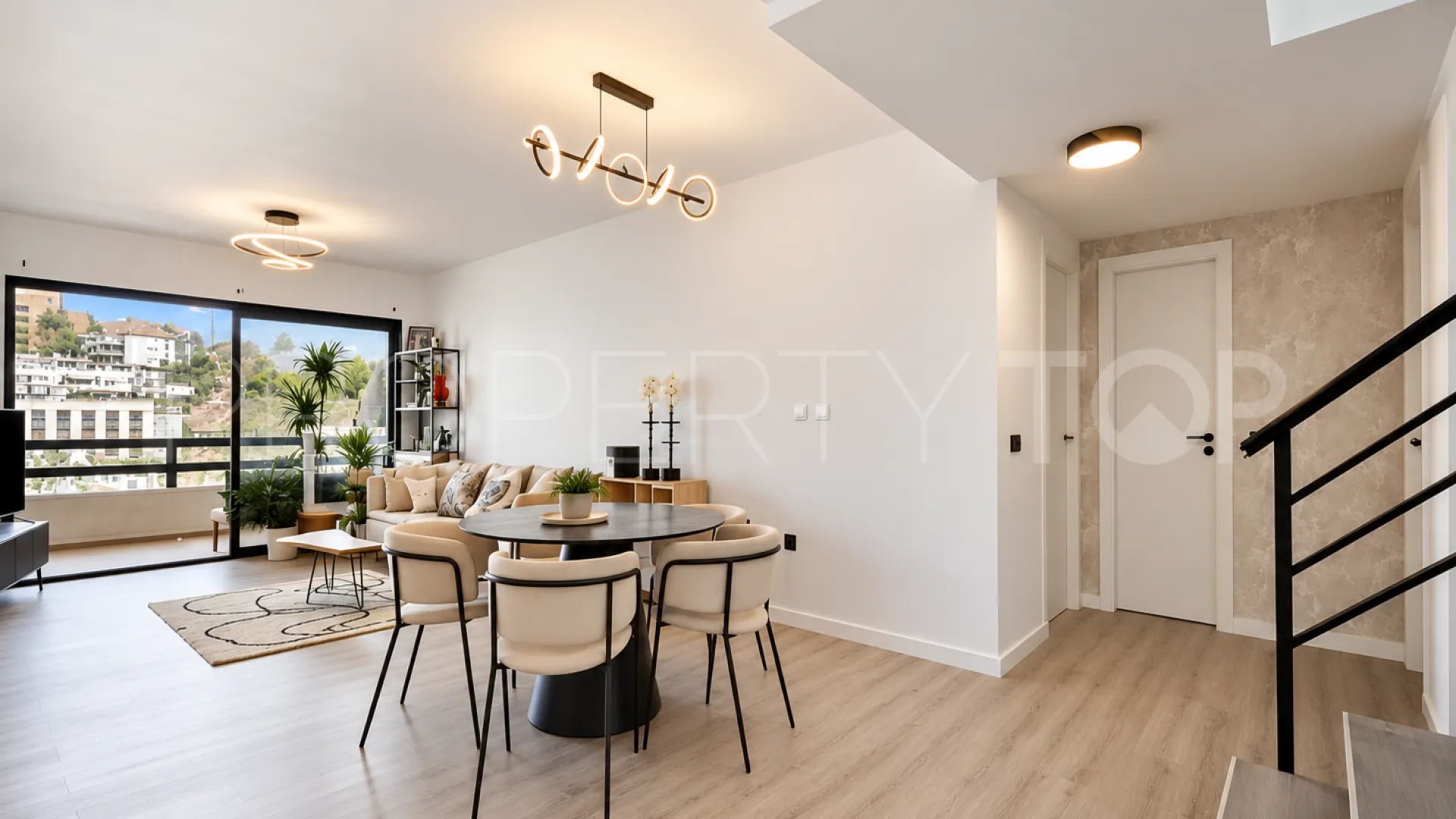 Duplex penthouse for sale in Selwo with 3 bedrooms