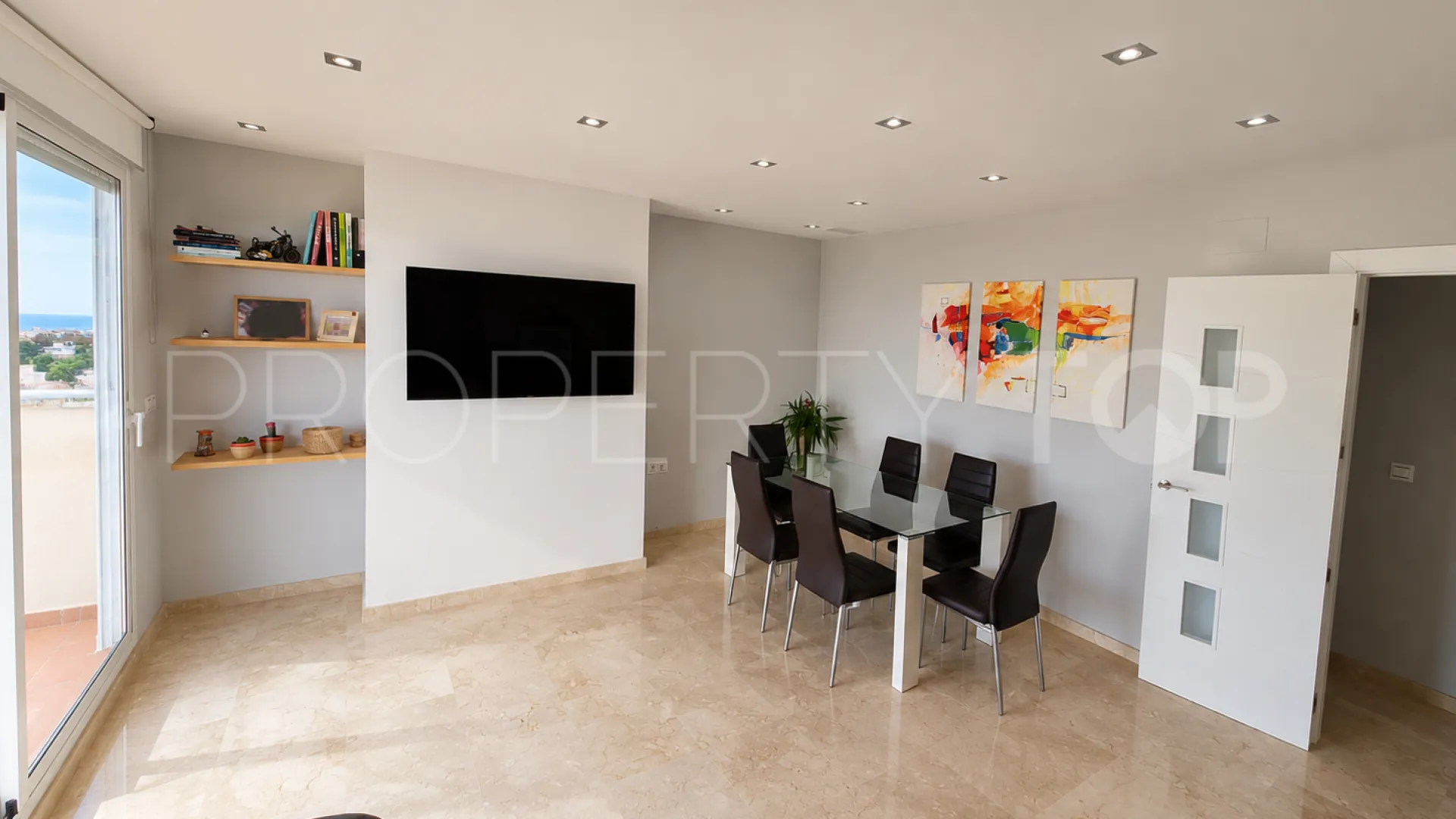 For sale duplex penthouse with 2 bedrooms in Avda de Andalucia - Sierra de Estepona