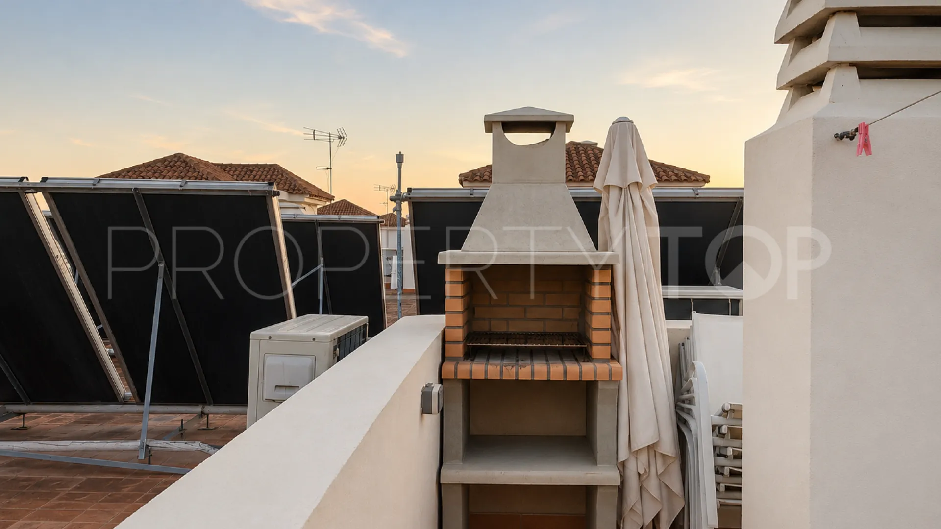 For sale duplex penthouse with 2 bedrooms in Avda de Andalucia - Sierra de Estepona