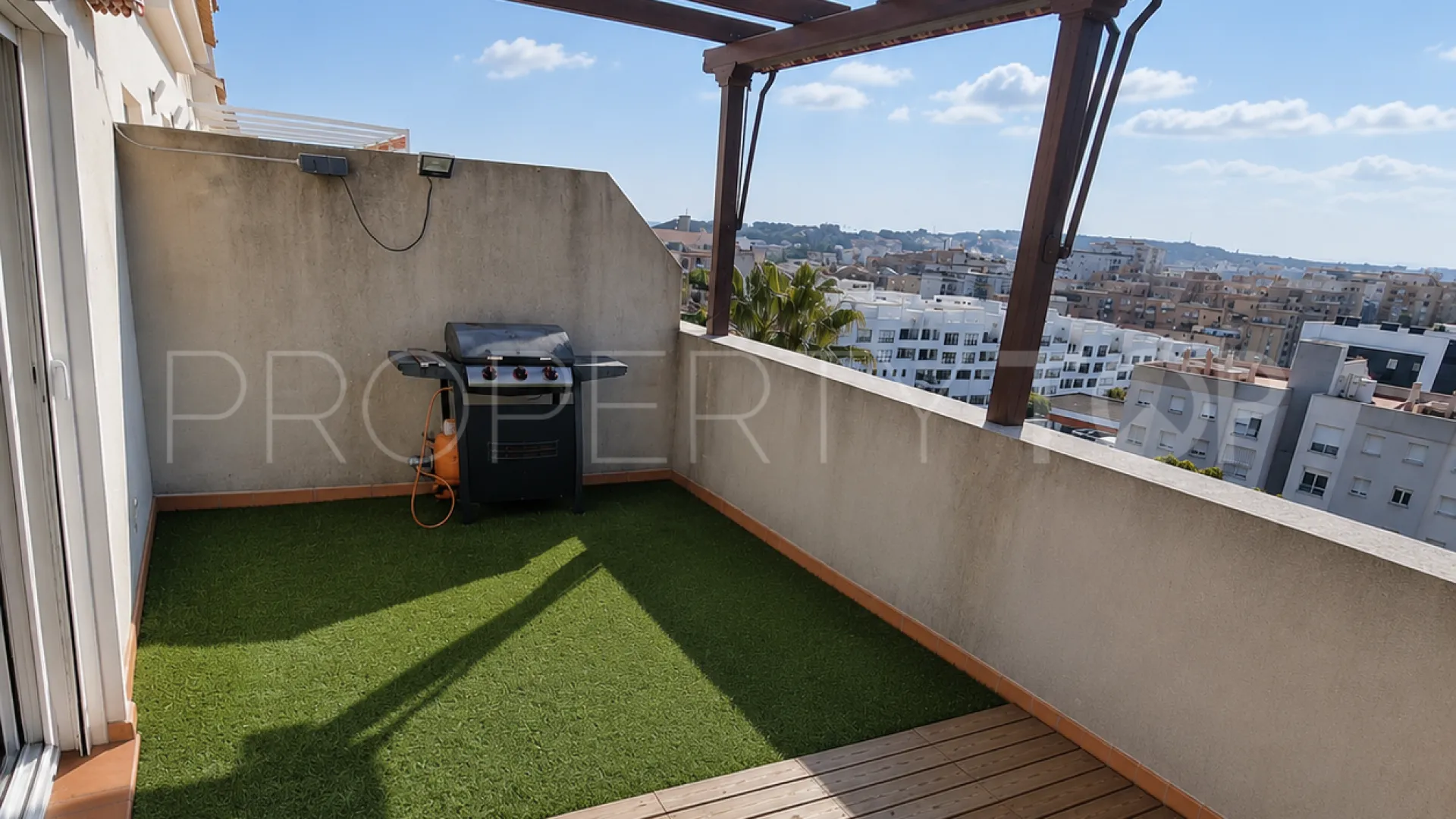 For sale duplex penthouse with 2 bedrooms in Avda de Andalucia - Sierra de Estepona
