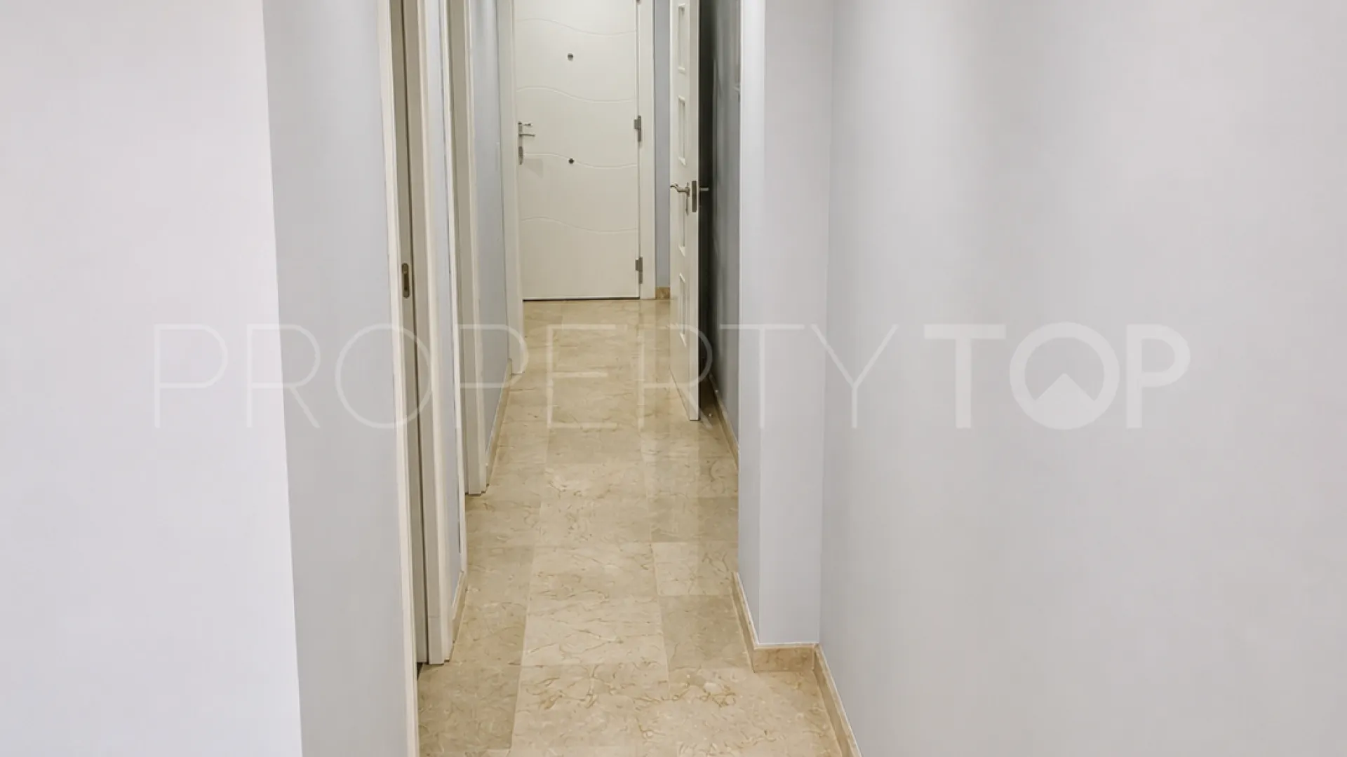 For sale duplex penthouse with 2 bedrooms in Avda de Andalucia - Sierra de Estepona
