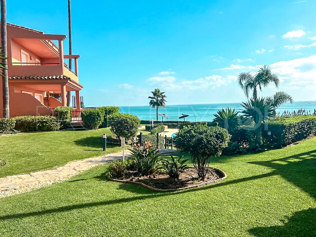 Buy Bermuda Beach town house with 3 bedrooms