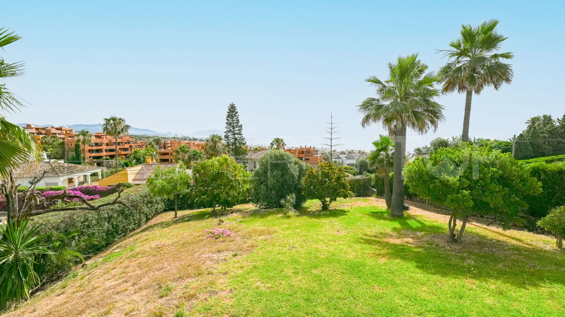 Buenas Noches 5 bedrooms villa for sale