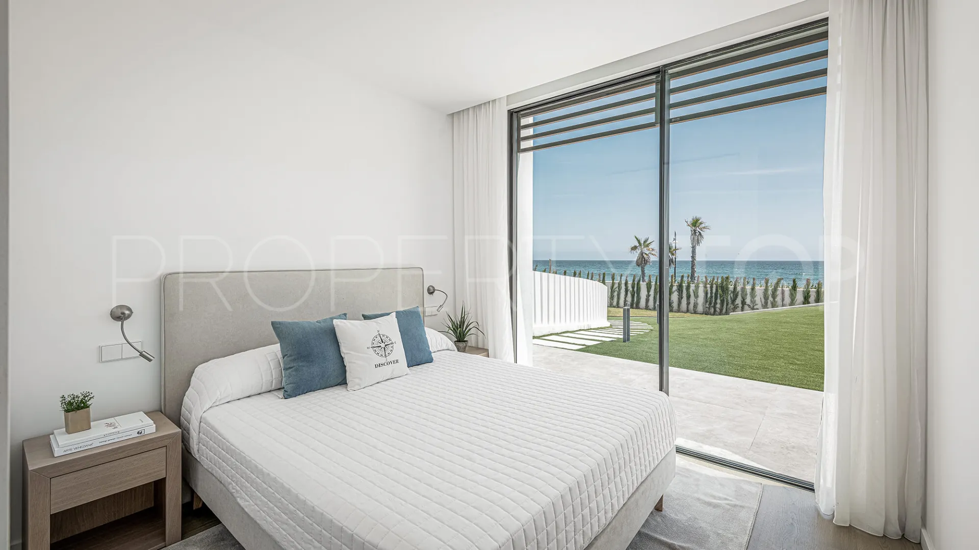 Villa en venta con 5 dormitorios en Beach Side New Golden Mile