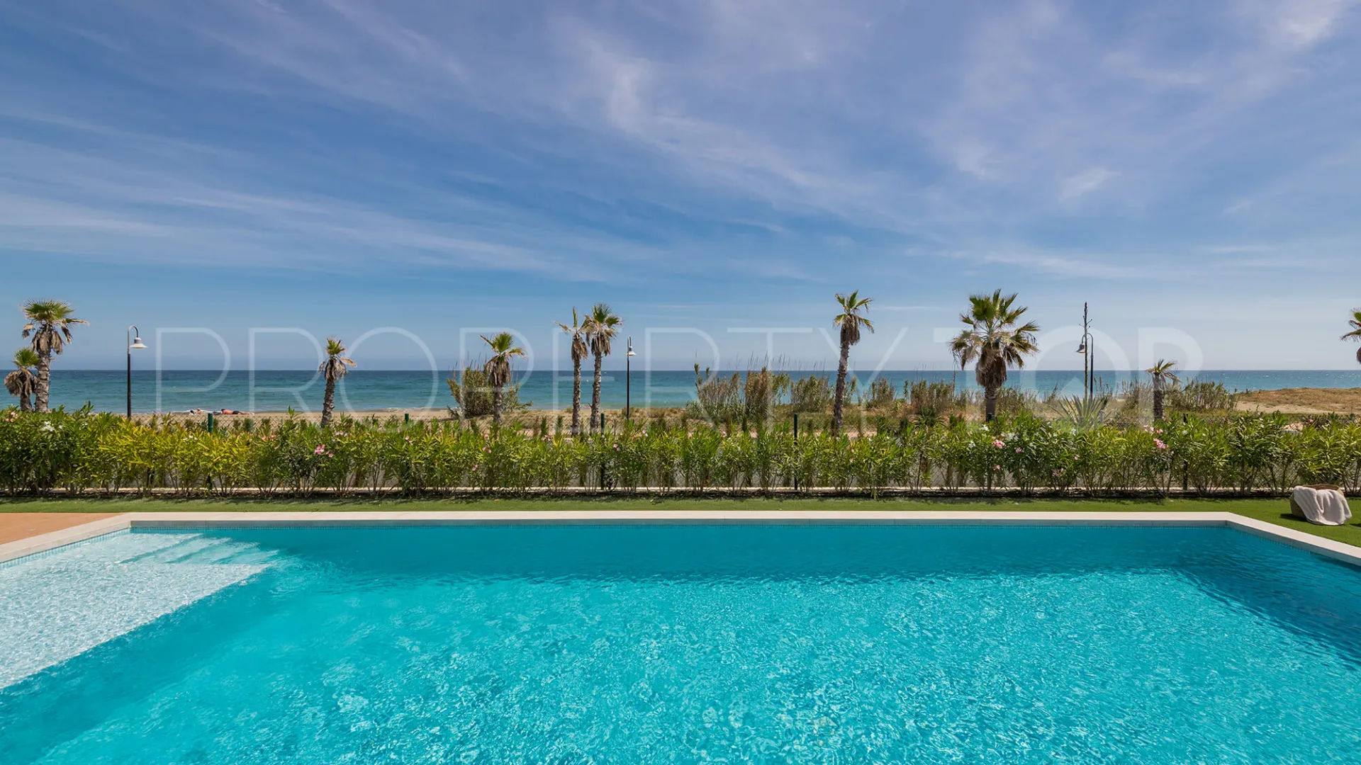 Villa en venta con 5 dormitorios en Beach Side New Golden Mile