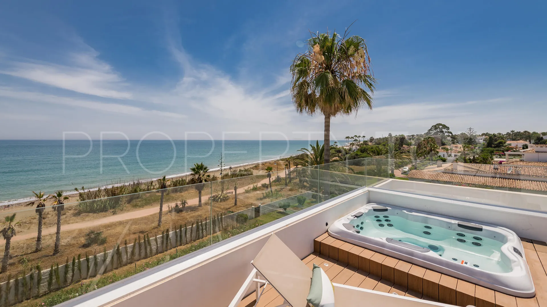 Villa en venta con 5 dormitorios en Beach Side New Golden Mile