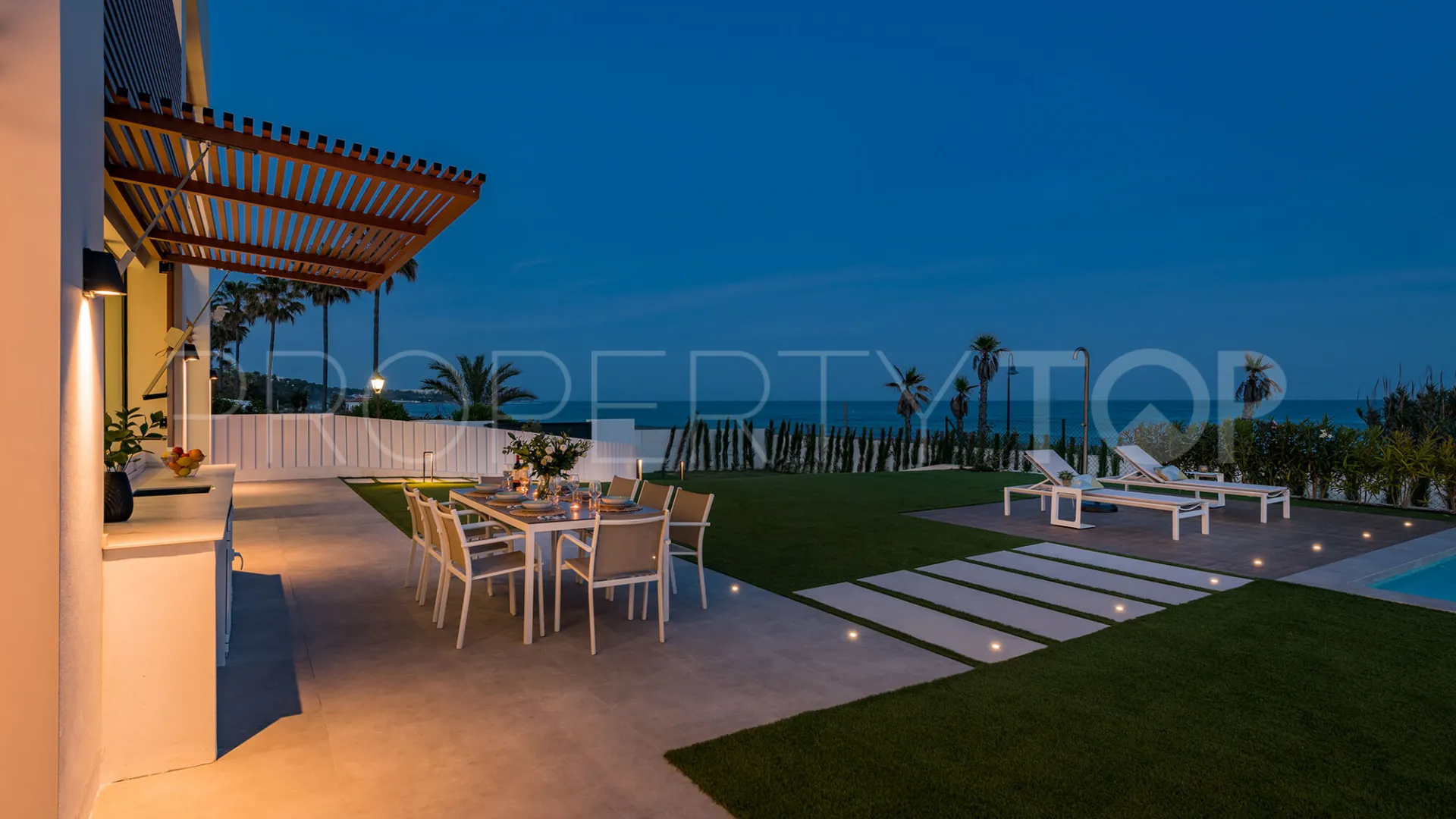 Villa en venta con 5 dormitorios en Beach Side New Golden Mile