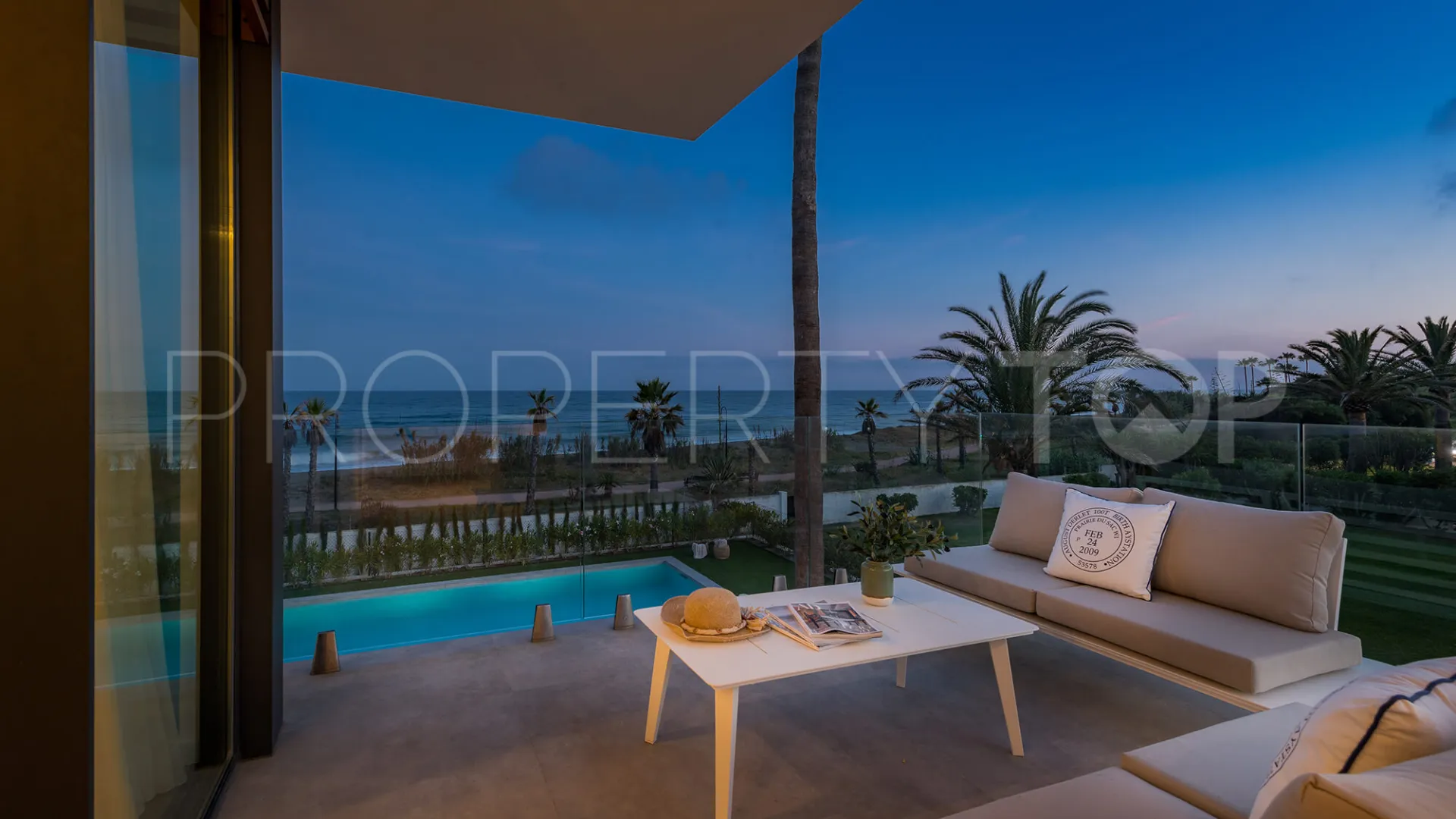 Villa en venta con 5 dormitorios en Beach Side New Golden Mile